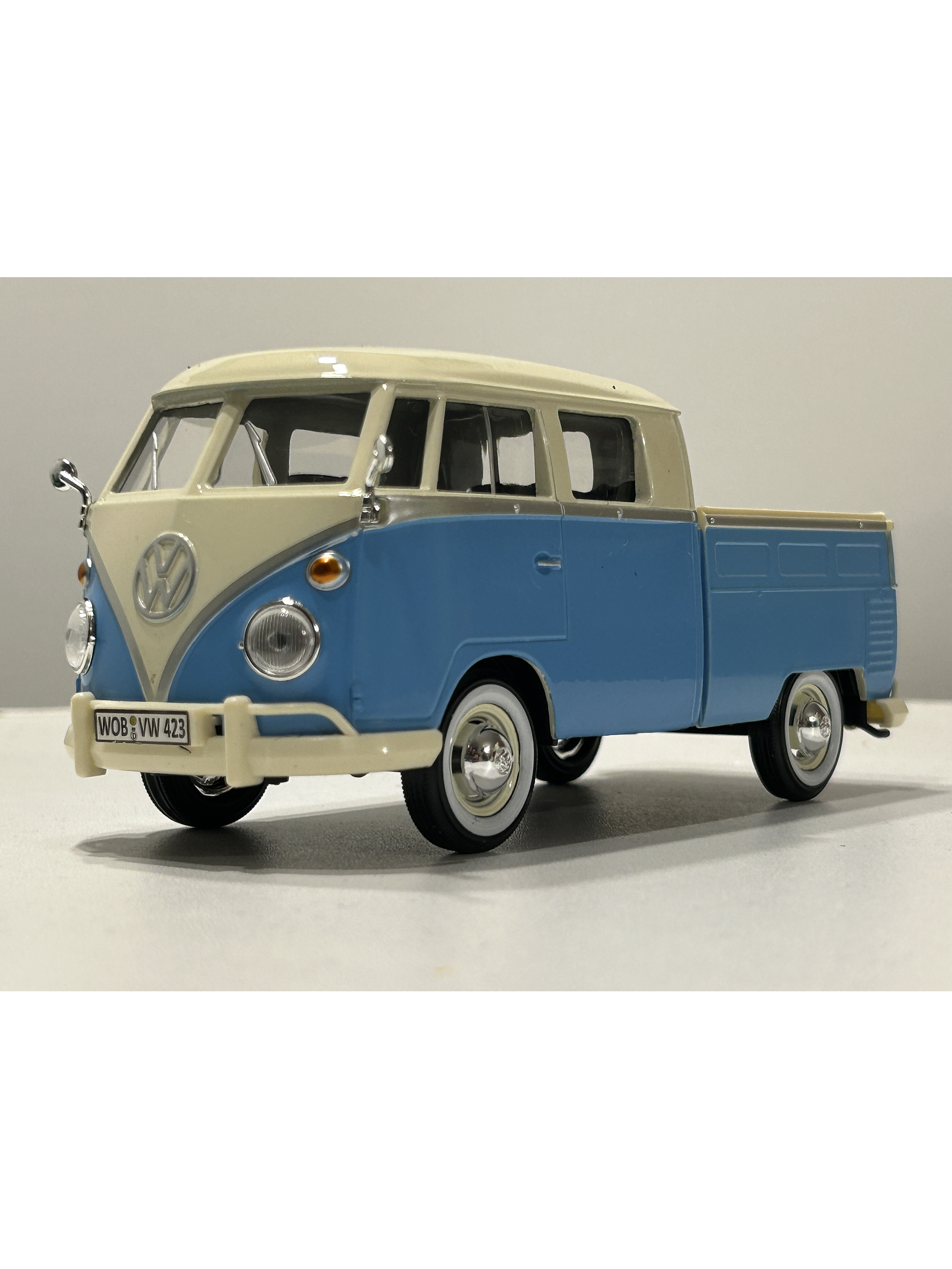 Motormax Volkswagen T1 DoKa (Double Cab Pickup), 1:24 – Timeless Legends 12