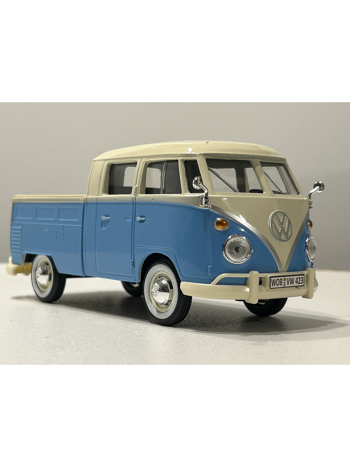 Motormax Volkswagen T1 DoKa (Double Cab Pickup), 1:24 – Timeless Legends 15