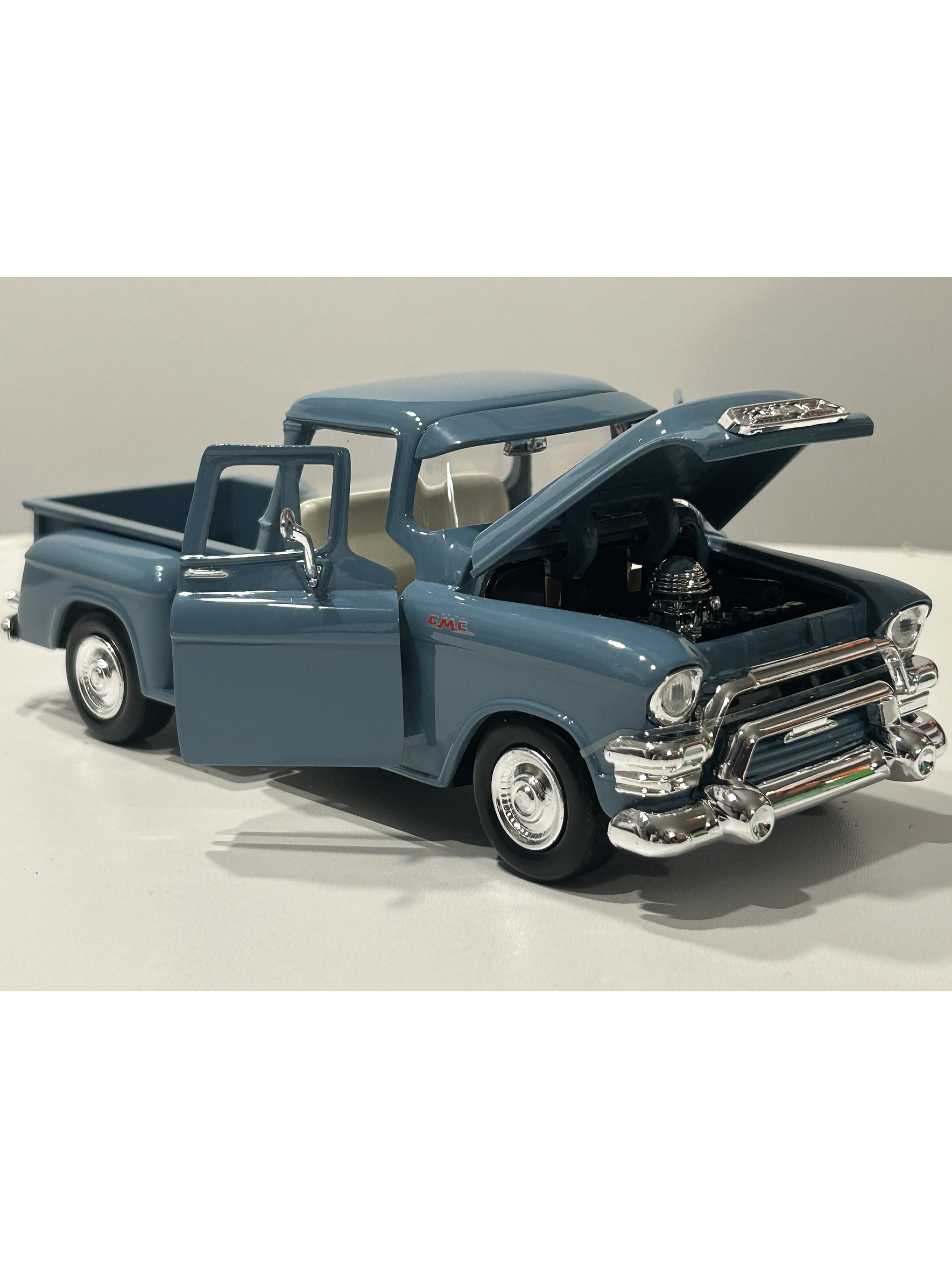 Motormax GMC 100 Pickup, 1:24 (Timeless Legends) – Ruta Nostalgia Chile 3