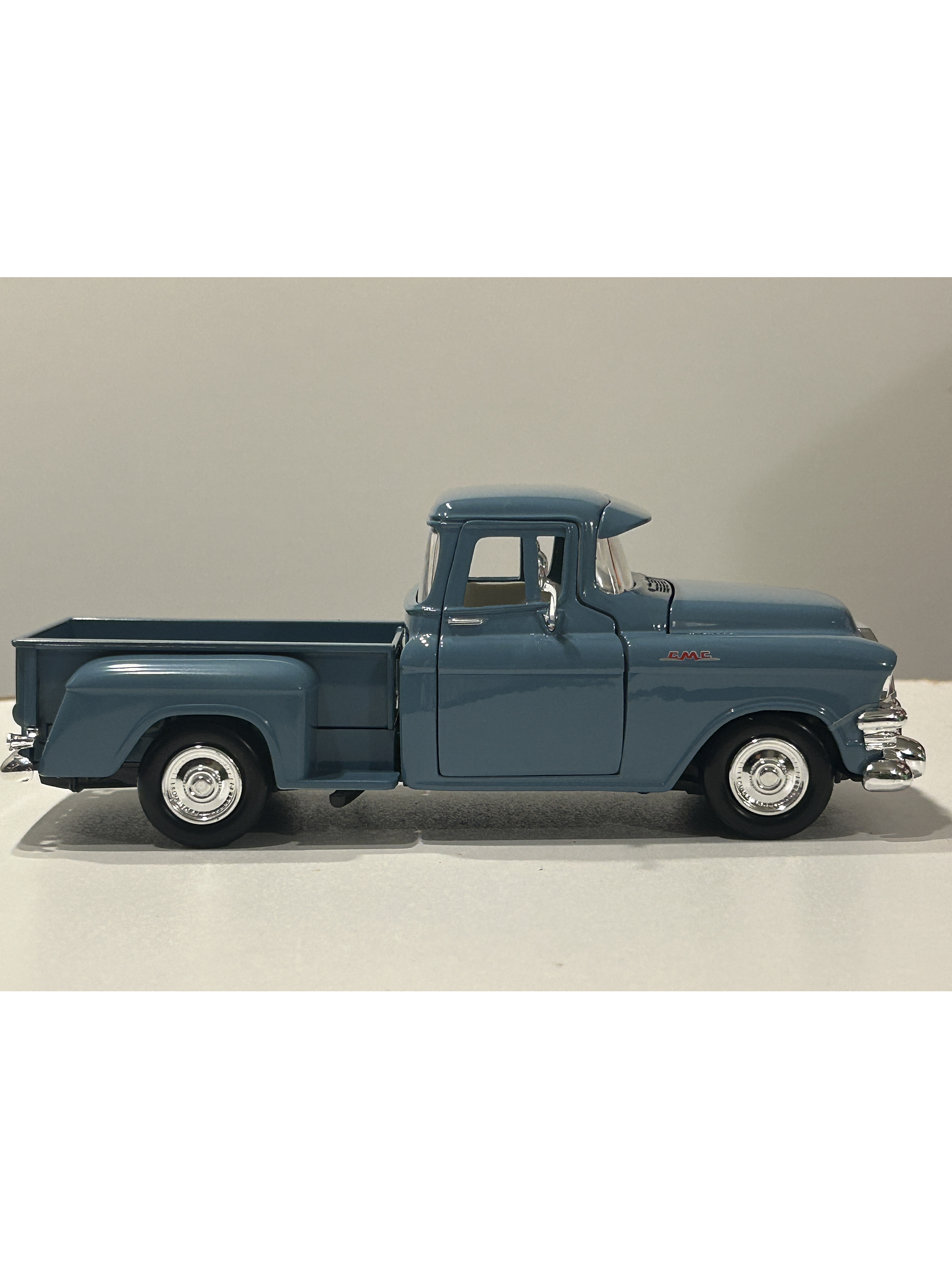 Motormax GMC 100 Pickup, 1:24 (Timeless Legends) – Ruta Nostalgia Chile 5