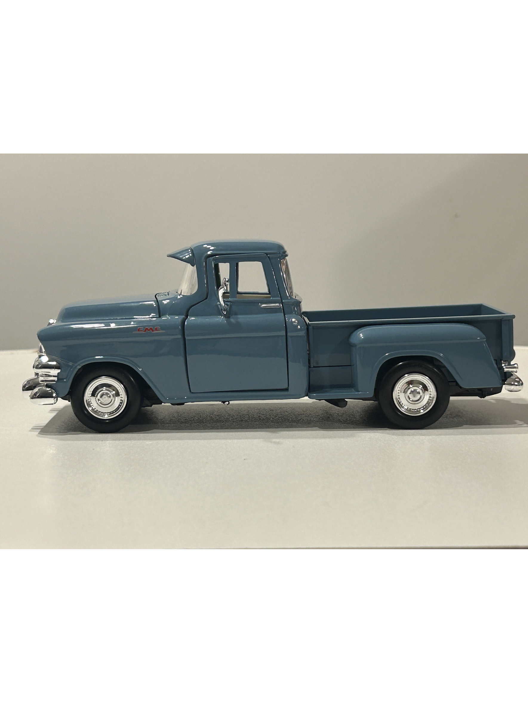 Motormax GMC 100 Pickup, 1:24 (Timeless Legends) – Ruta Nostalgia Chile 9