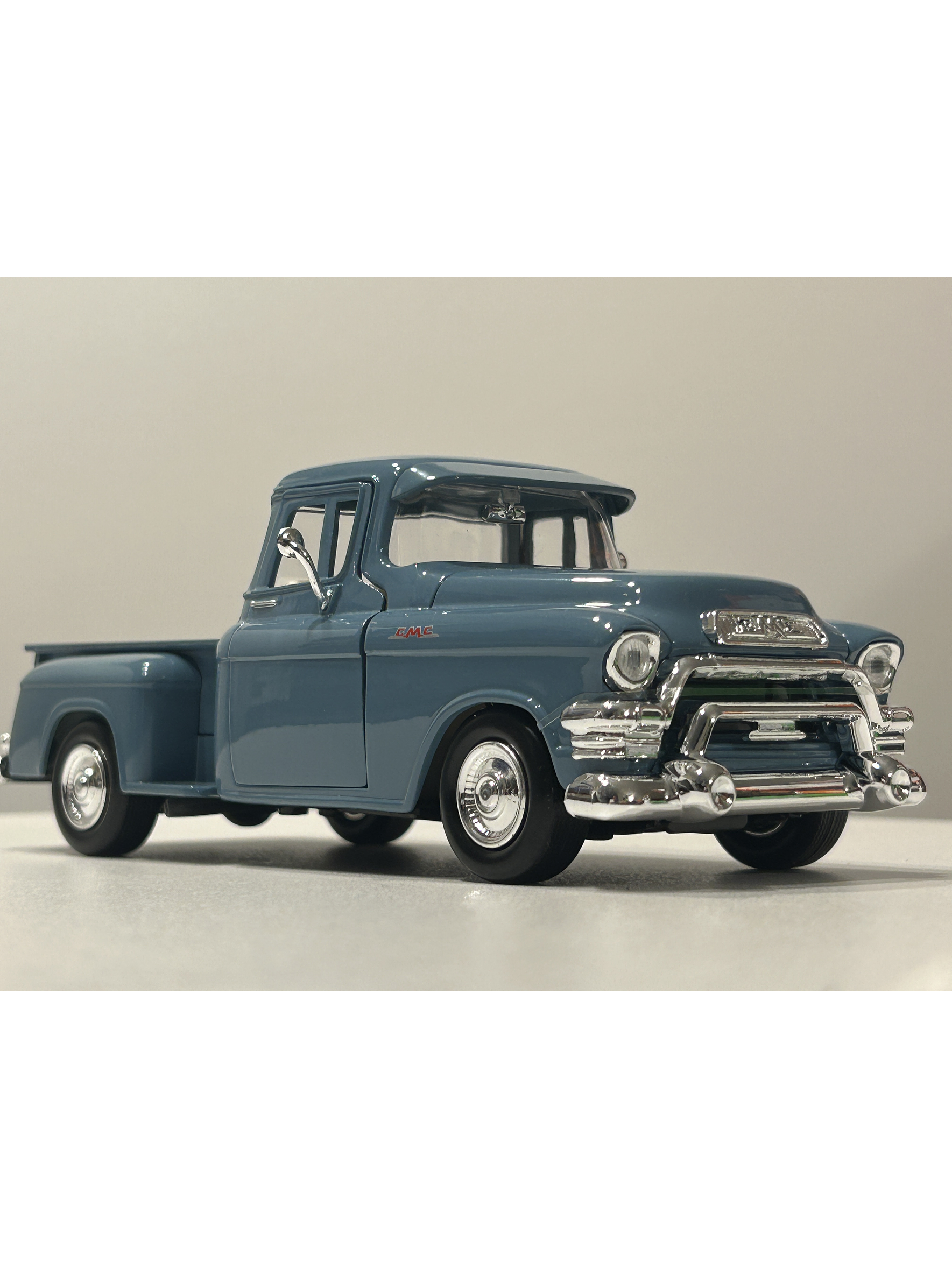 Motormax GMC 100 Pickup, 1:24 (Timeless Legends) – Ruta Nostalgia Chile 4