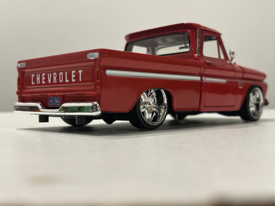 Camioneta Chevrolet C10 Fleetside Pick-Up | Motormax 1:24 31
