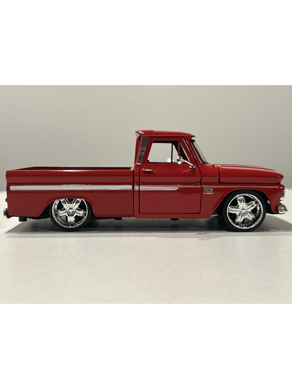 Motormax Chevrolet C10 Fleetside Pick-Up 1966, 1:24 – Clásico “C-10” primera generación | Ruta Nostalgia Chile 30