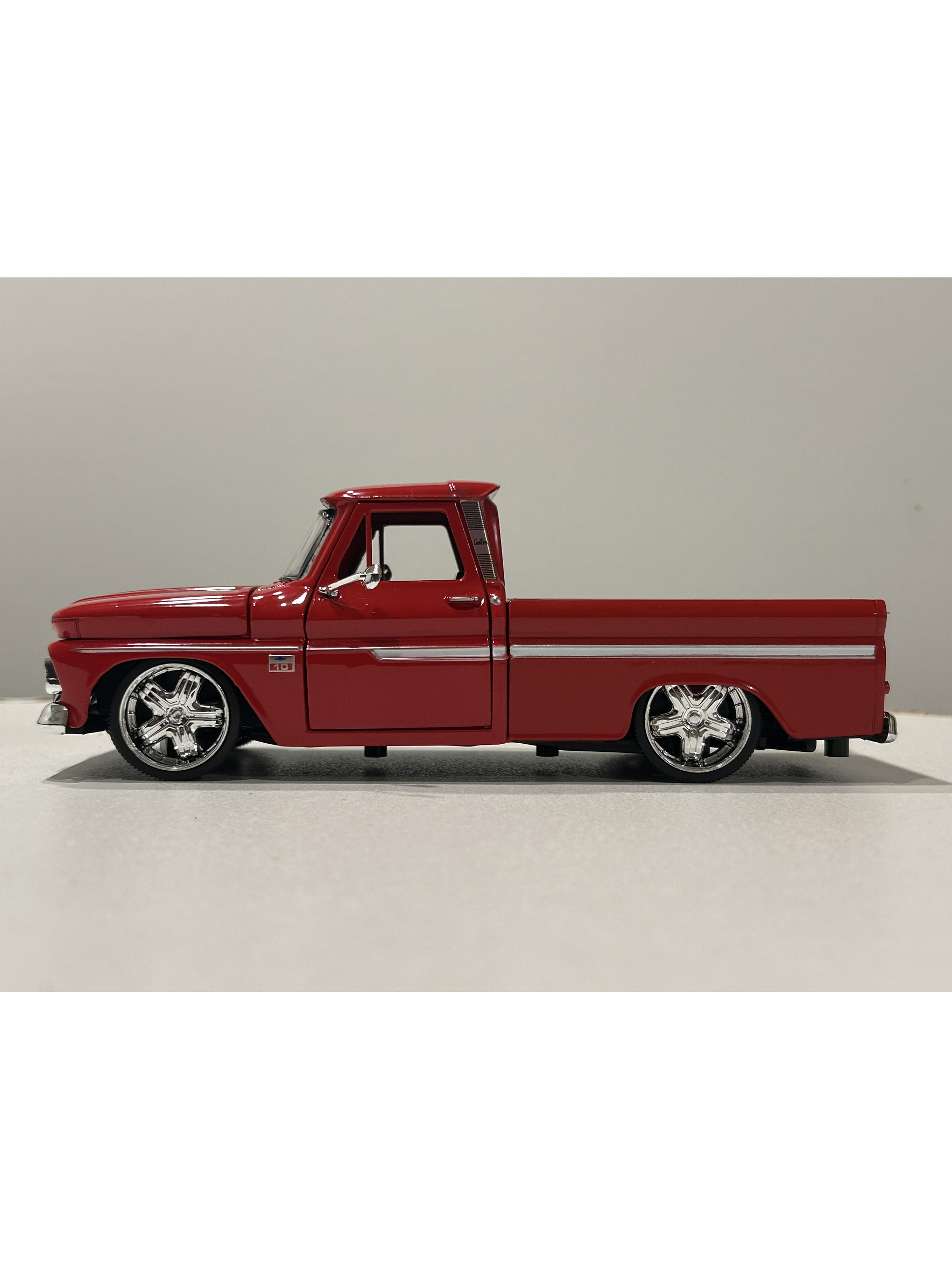 Motormax Chevrolet C10 Fleetside Pick-Up 1966, 1:24 – Clásico “C-10” primera generación | Ruta Nostalgia Chile 34