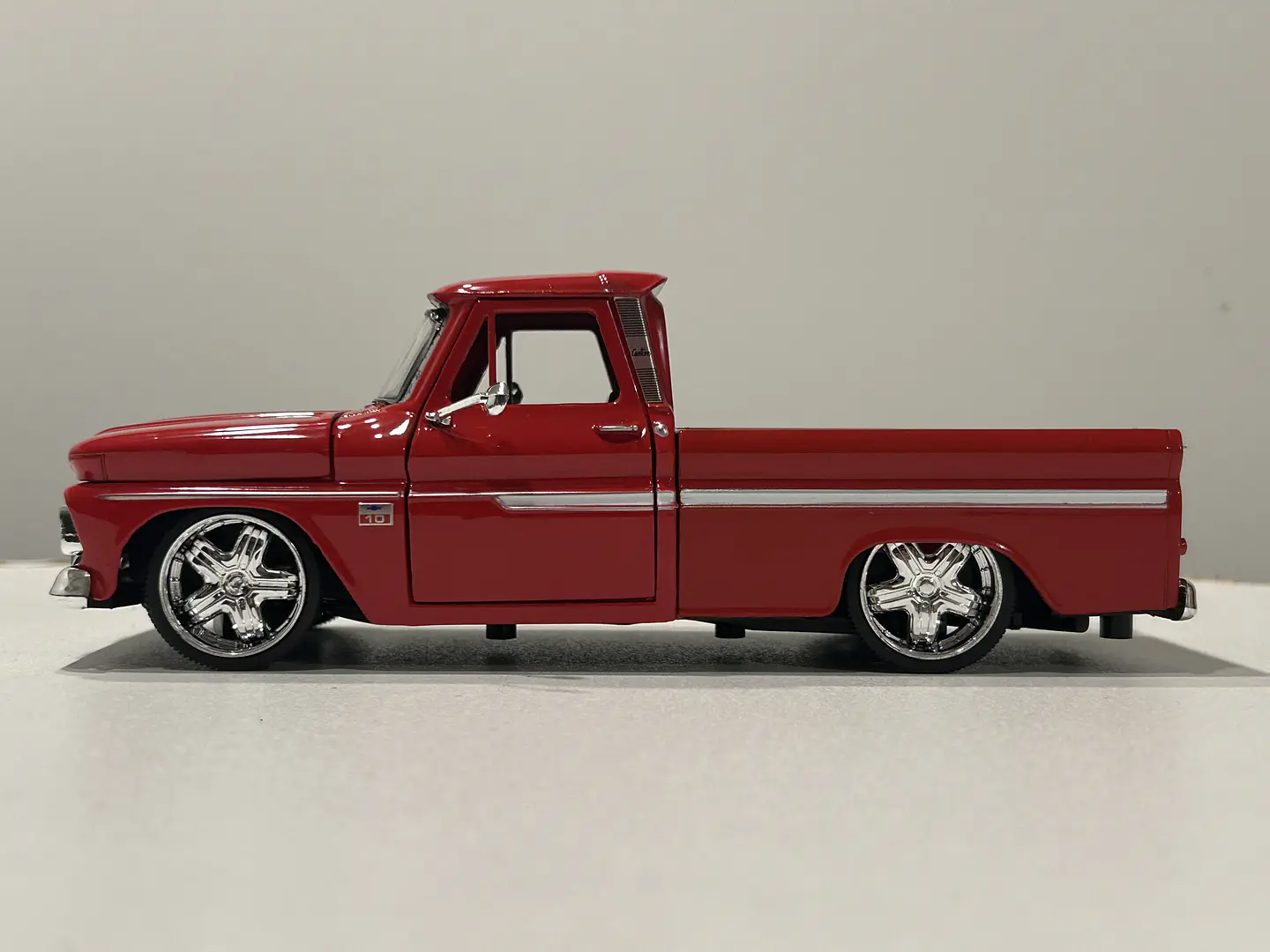 Camioneta Chevrolet C10 Fleetside Pick-Up | Motormax 1:24 34