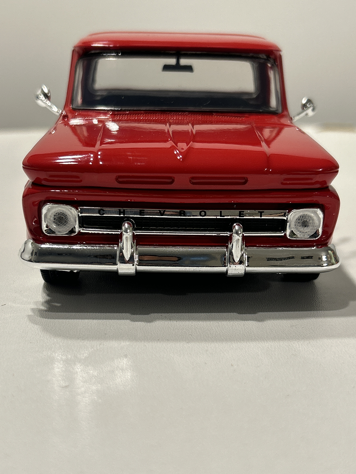 Motormax Chevrolet C10 Fleetside Pick-Up 1966, 1:24 – Clásico “C-10” primera generación | Ruta Nostalgia Chile 27