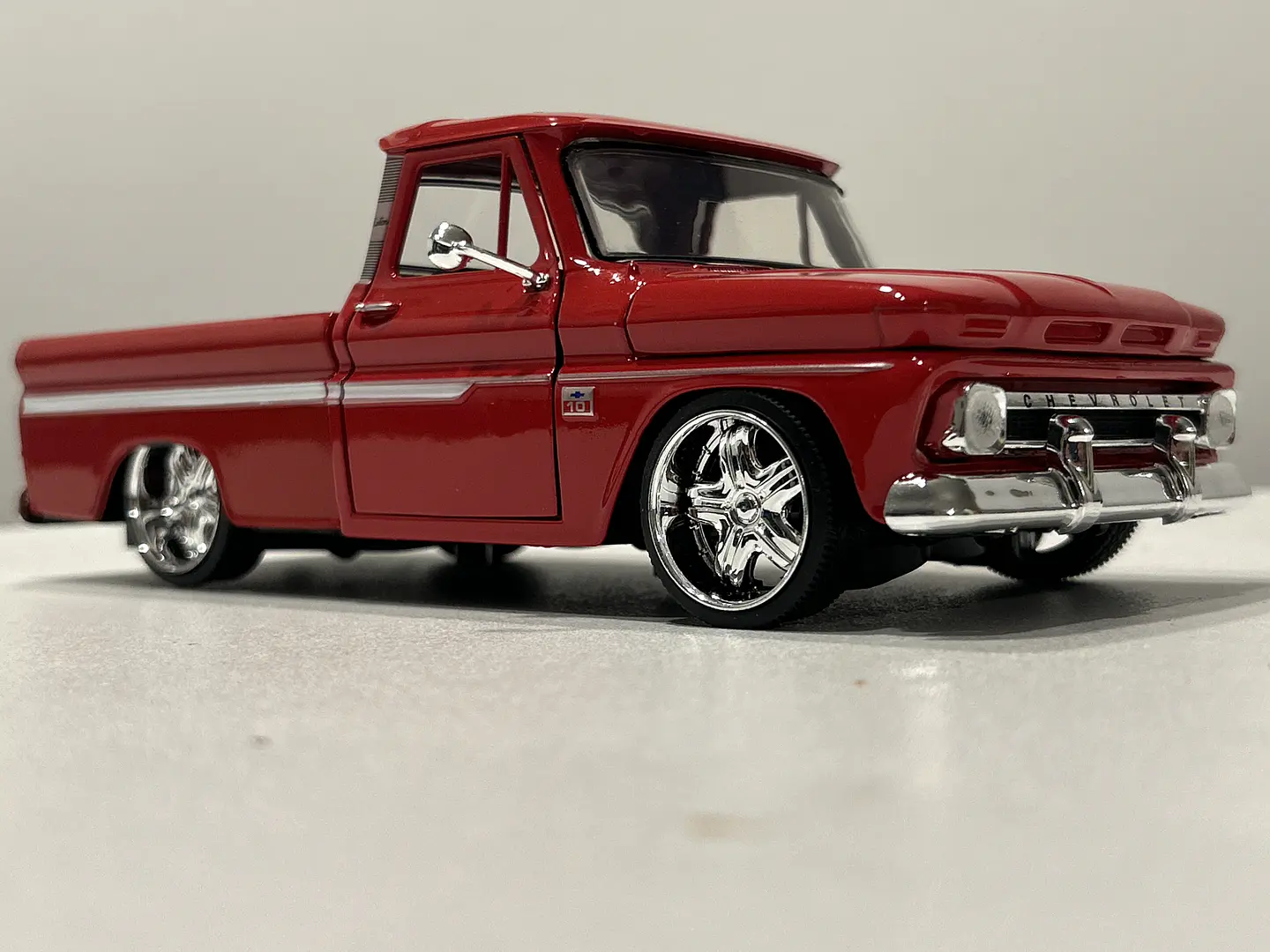 Camioneta Chevrolet C10 Fleetside Pick-Up | Motormax 1:24 29