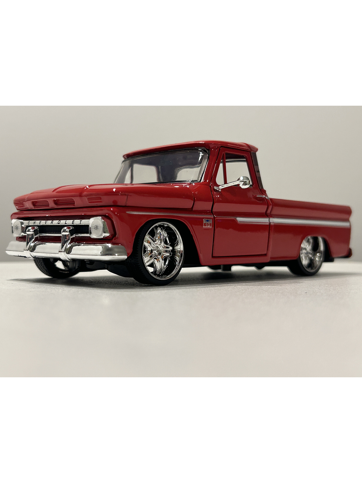 Motormax Chevrolet C10 Fleetside Pick-Up 1966, 1:24 – Clásico “C-10” primera generación | Ruta Nostalgia Chile 26