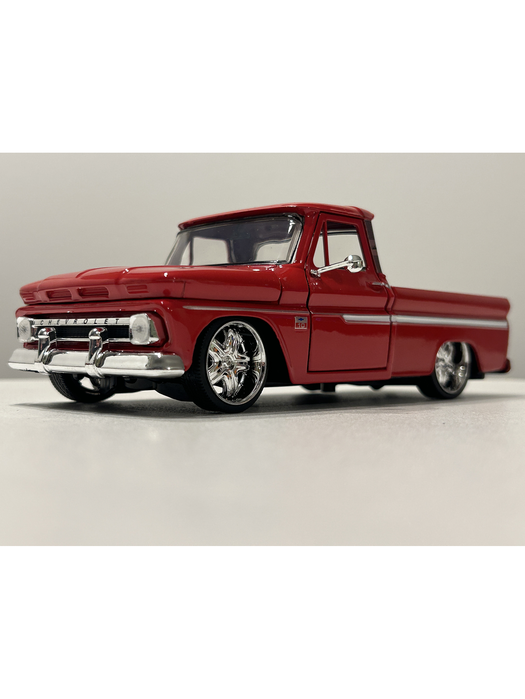 Motormax Chevrolet C10 Fleetside Pick-Up 1966, 1:24 – Clásico “C-10” primera generación | Ruta Nostalgia Chile 26