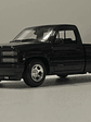 Maisto Chevrolet 454 SS Pick-up 1993 - Camioneta de culto a escala 1:24  – el “muscle truck” de los 90's - Miniatura 12