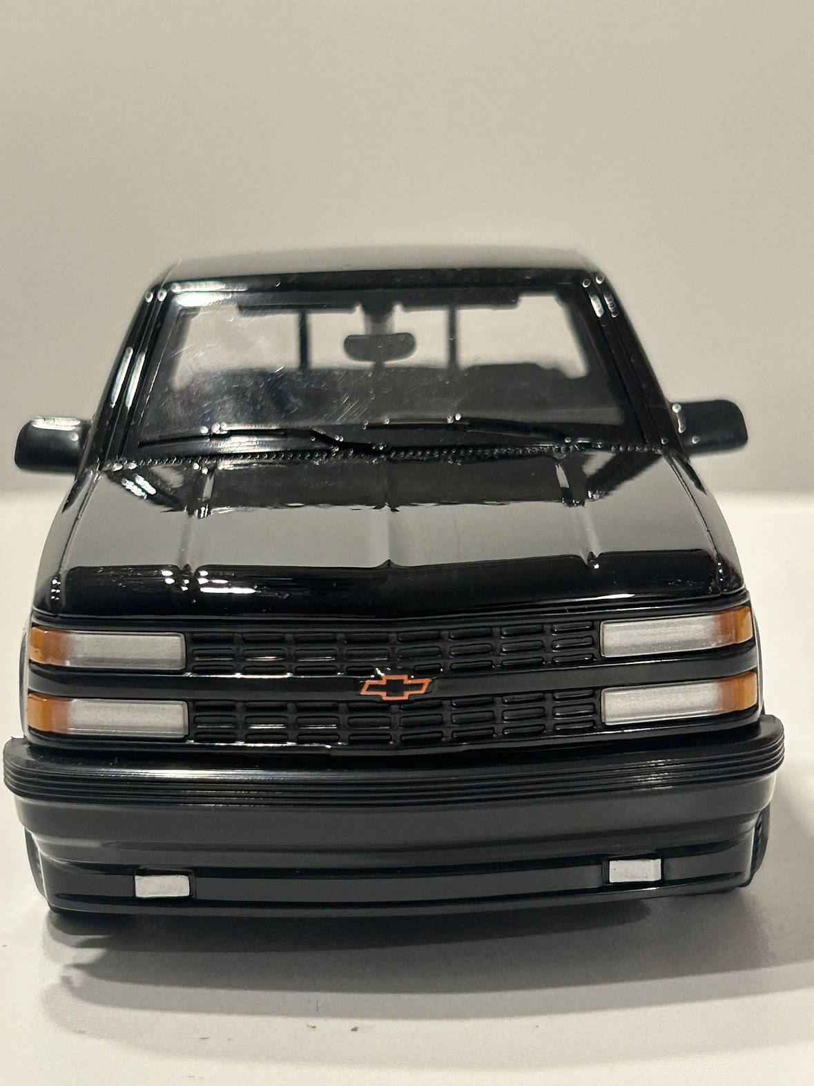 Maisto Chevrolet 454 SS Pick-up 1993 - Camioneta de culto a escala 1:24  – el “muscle truck” de los 90's 13