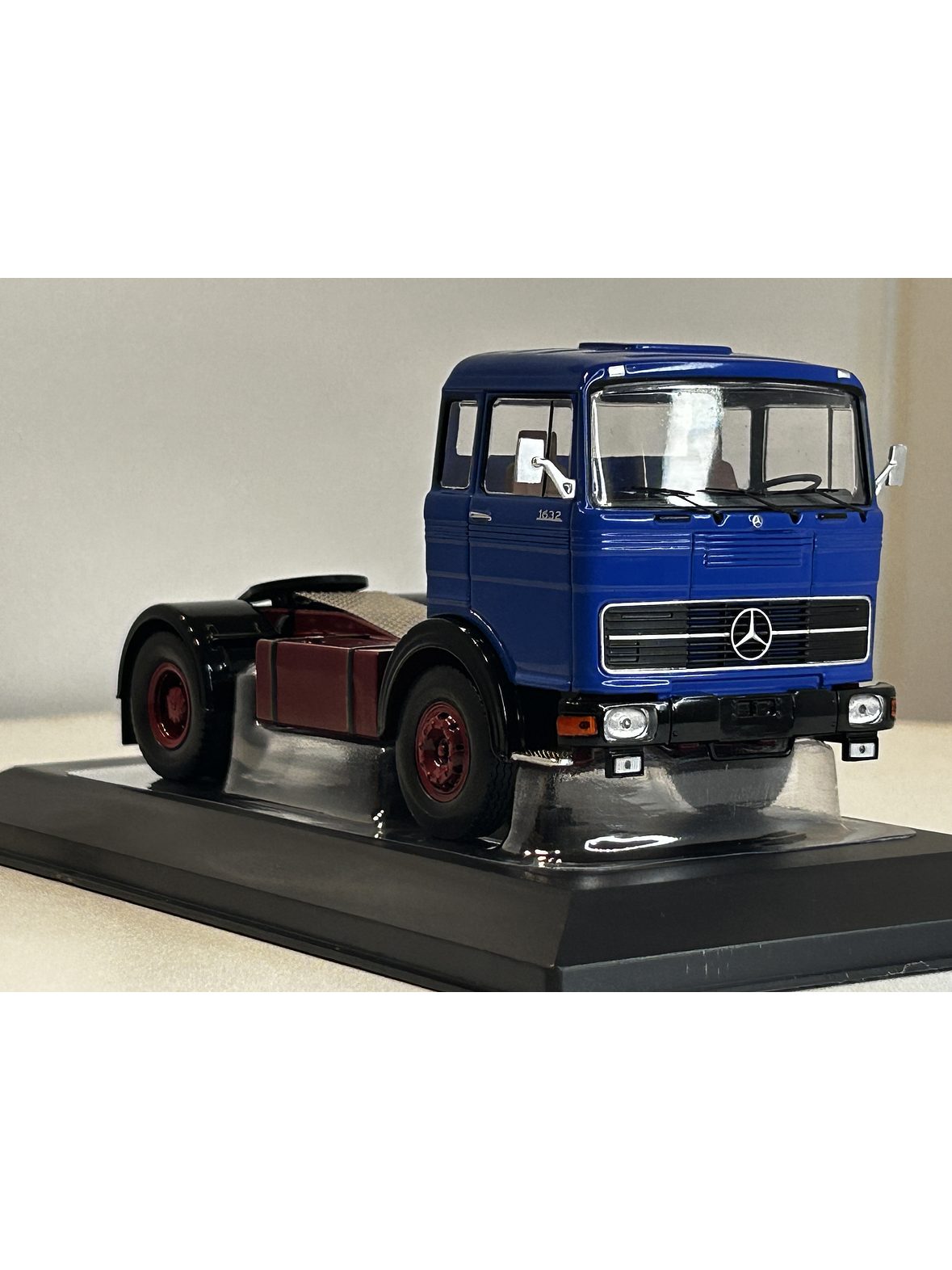 Camión Mercedes-Benz LPS 1632 (1970) | IXO models. Escala 1:43 – Tracto camión alemán clásico | Ruta Nostalgia Chile 4