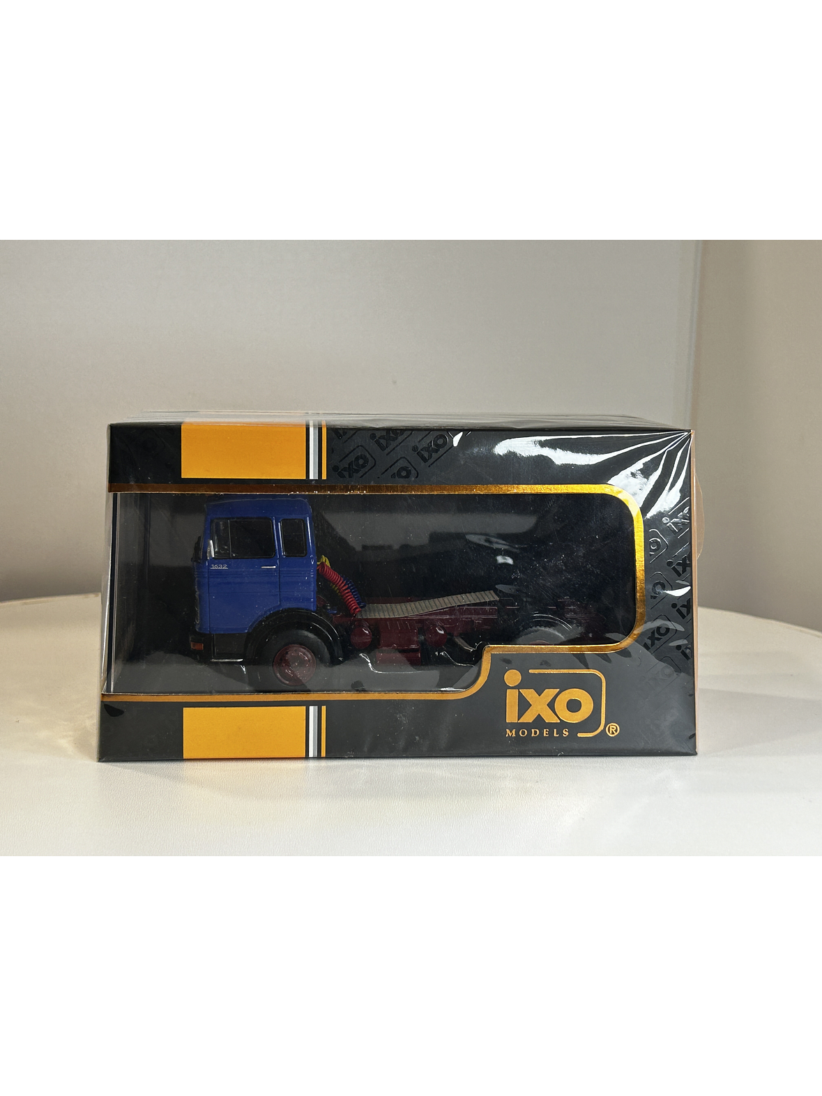 Camión Mercedes-Benz LPS 1632 (1970) | IXO models. Escala 1:43 – Tracto camión alemán clásico | Ruta Nostalgia Chile 9