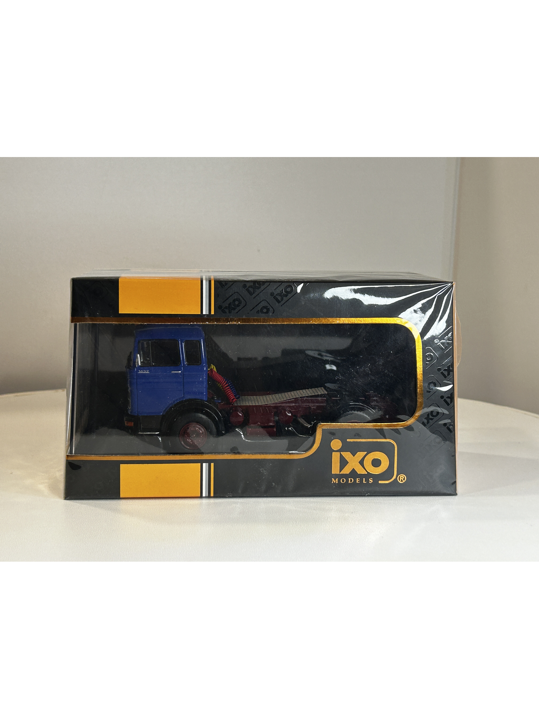 Camión Mercedes-Benz LPS 1632 (1970) | IXO models. Escala 1:43 – Tracto camión alemán clásico | Ruta Nostalgia Chile 9