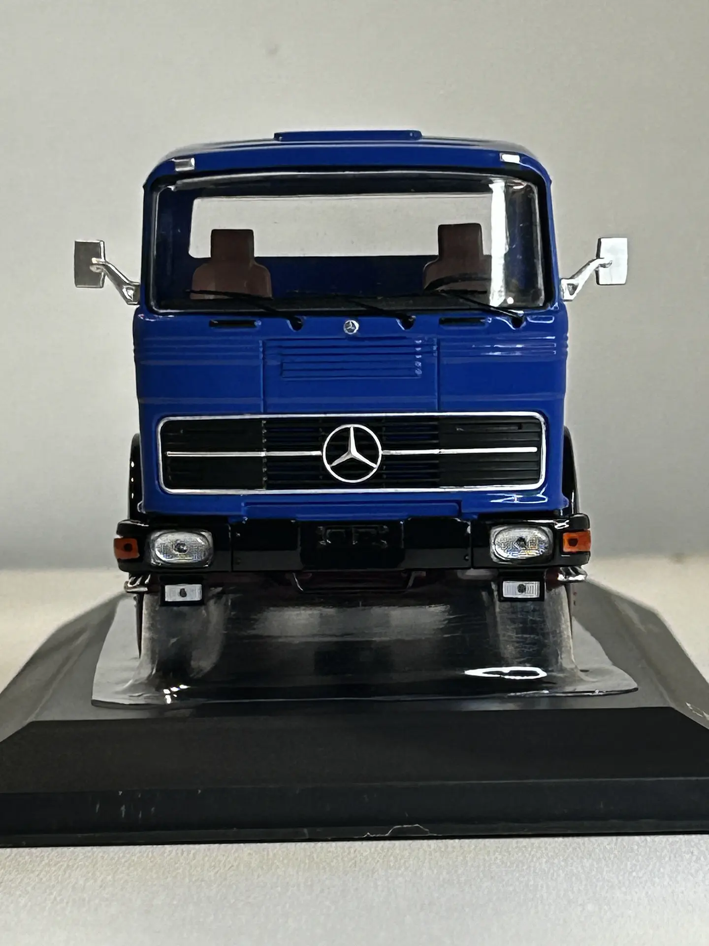 Camión Mercedes-Benz LPS 1632 (1970) | IXO 1:43 3