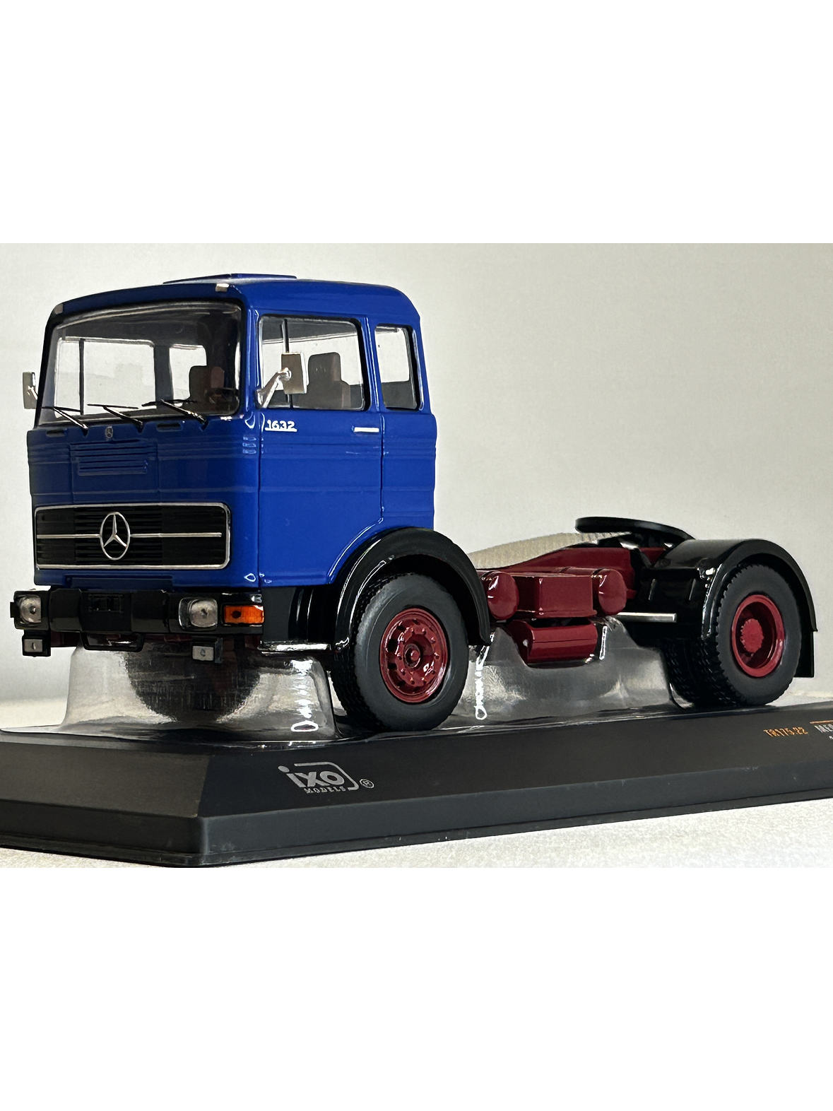 Camión Mercedes-Benz LPS 1632 (1970) | IXO models. Escala 1:43 – Tracto camión alemán clásico | Ruta Nostalgia Chile 2