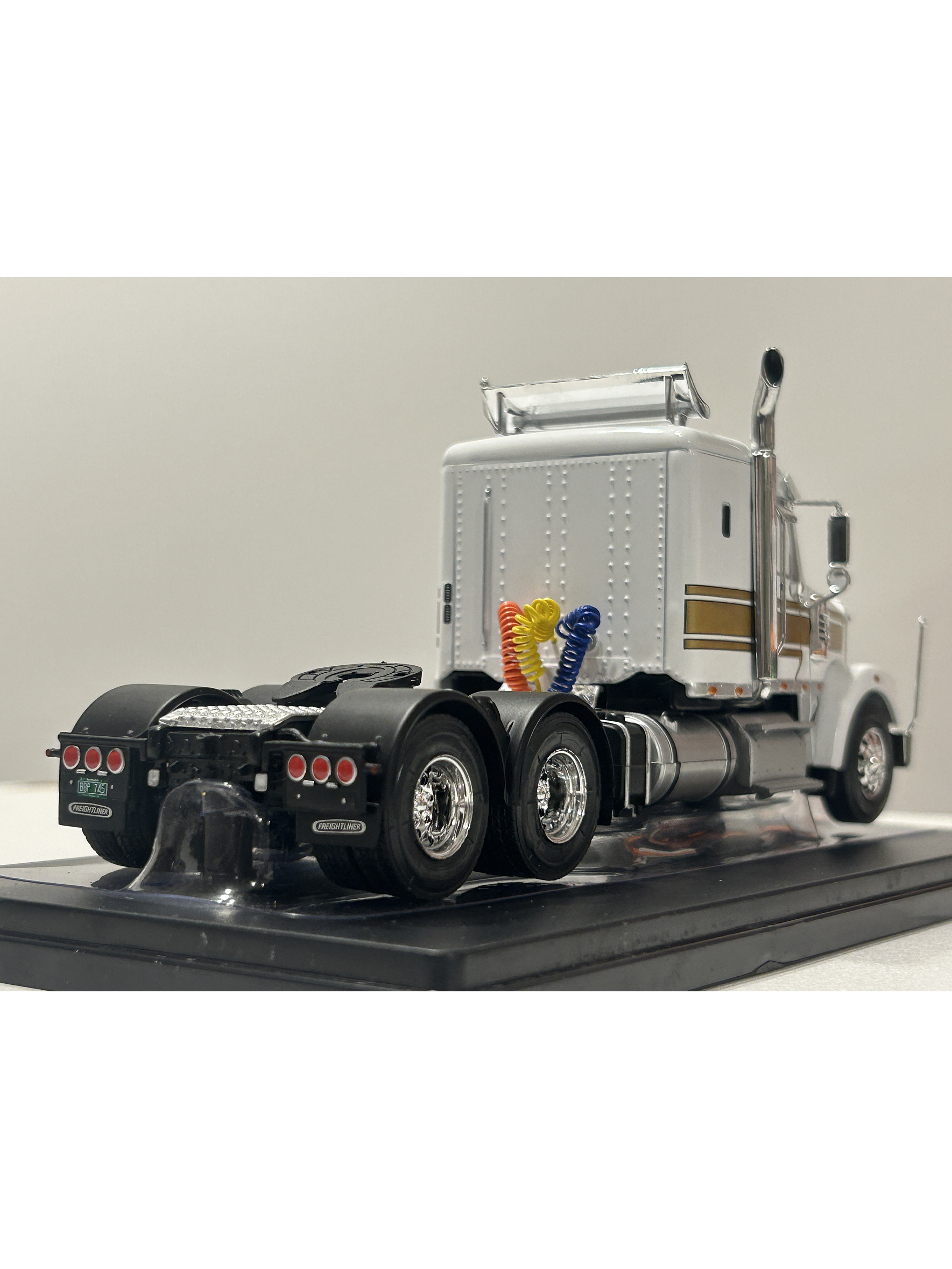 Camión Freightliner Coronado (2012) 6x4 |  IXO Models. Escala 1:43– Clásico americano de carretera | Diecast de colección 7