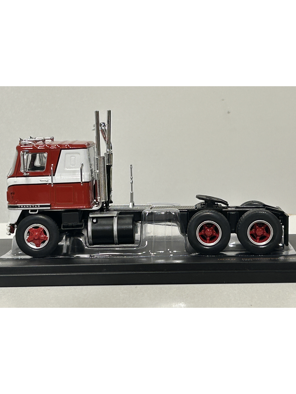 Camión International Transtar COE 1976 rojo/blanco 1:43 IXO Models 1:43 – Camión clásico americano  10