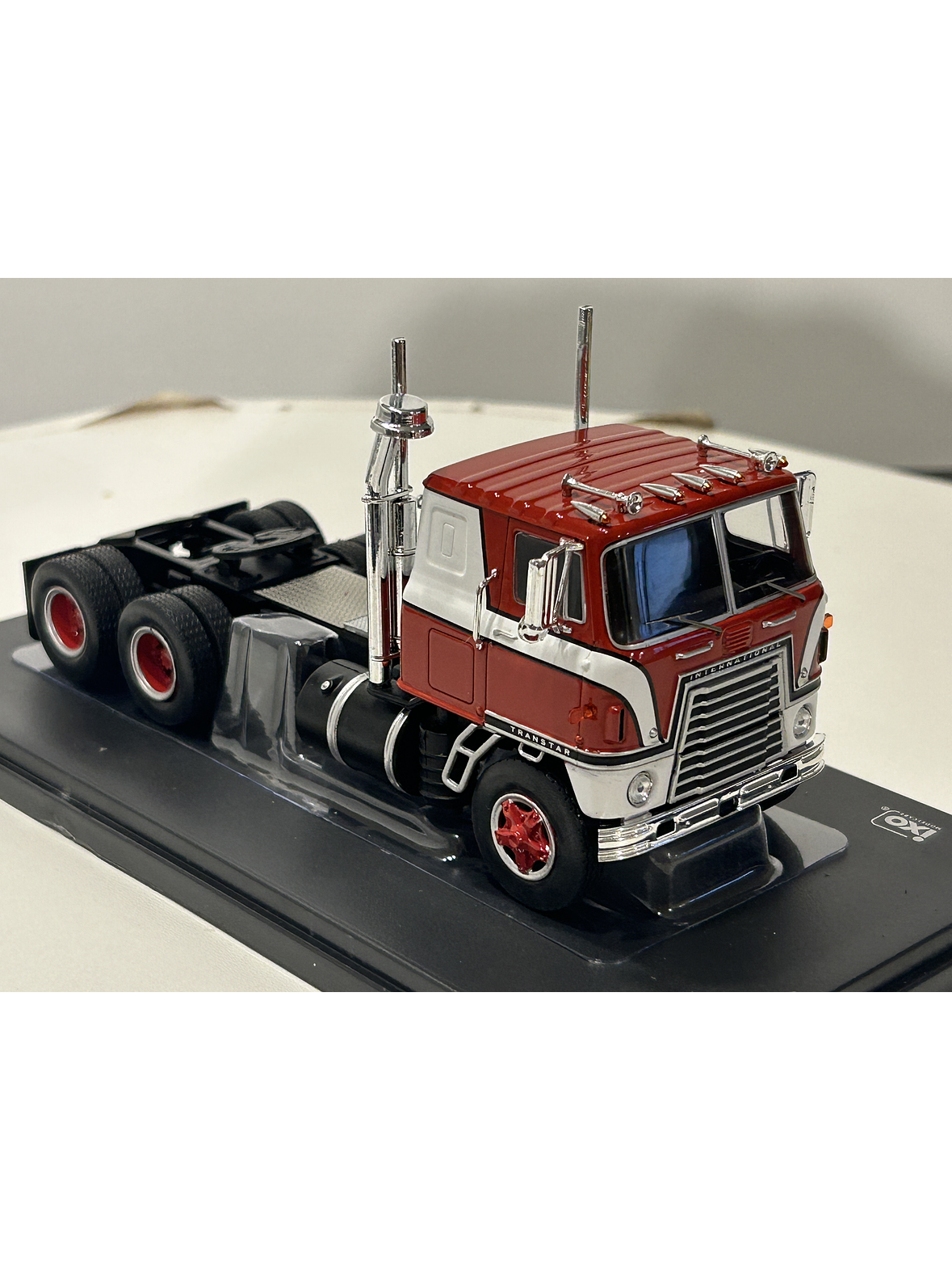 Camión International Transtar COE 1976 rojo/blanco 1:43 IXO Models 1:43 – Camión clásico americano  4