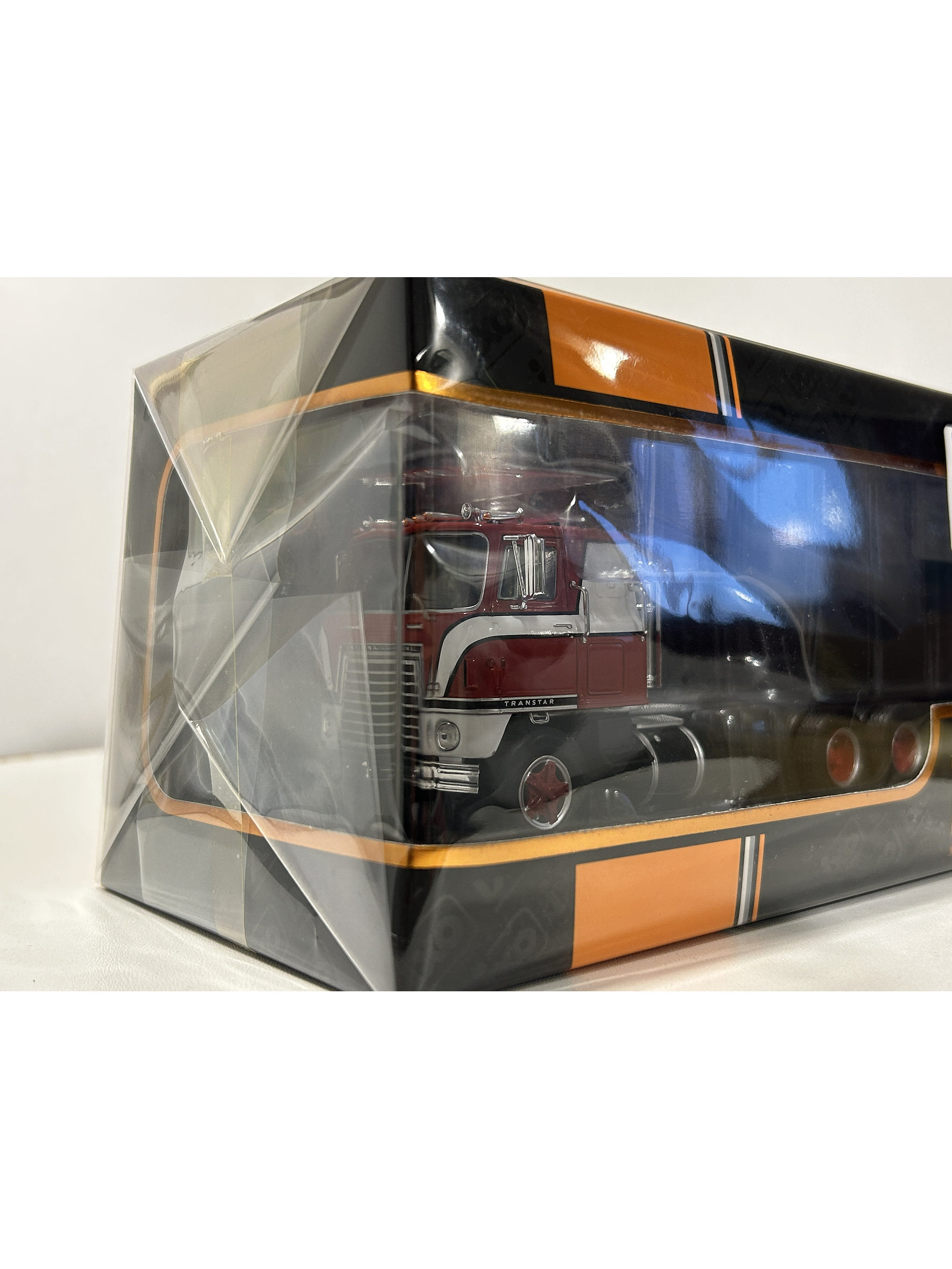 Camión International Transtar COE 1976 rojo/blanco 1:43 IXO Models 1:43 – Camión clásico americano  9