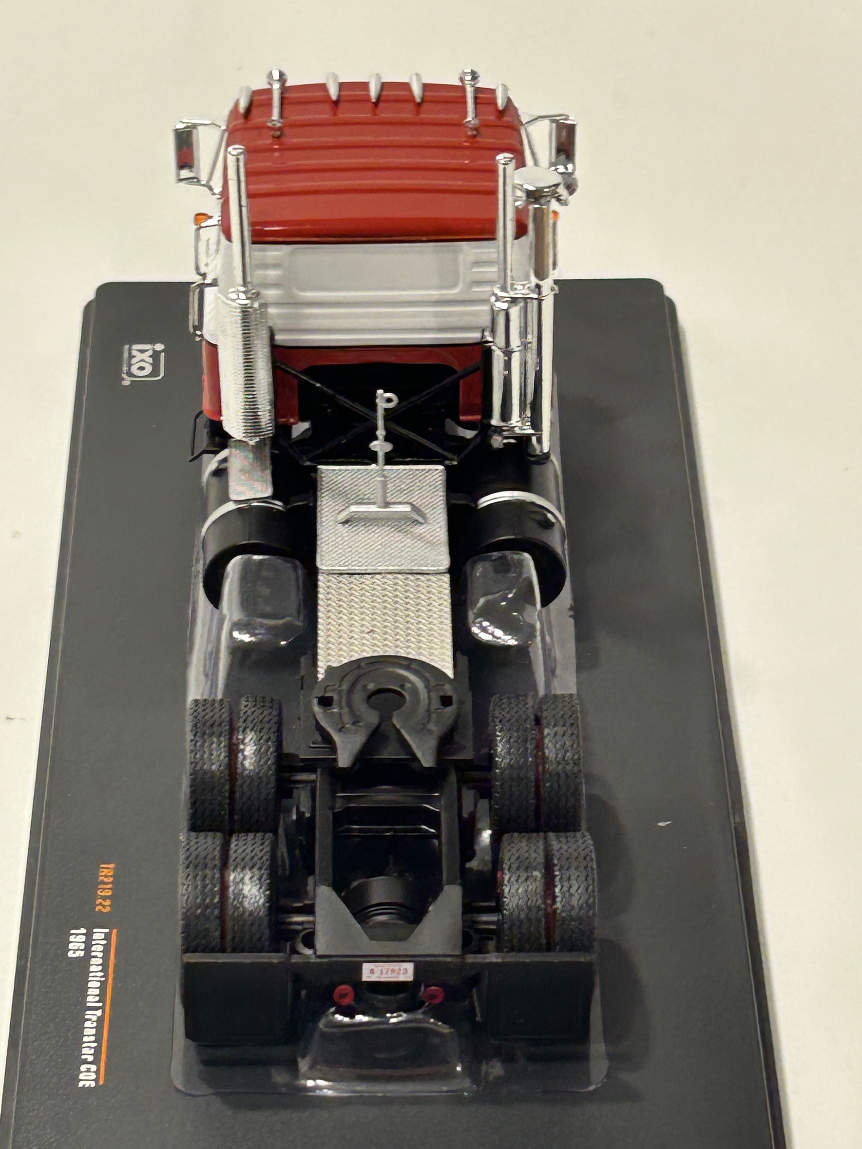 Camión International Transtar COE 1976 rojo/blanco 1:43 IXO Models 1:43 – Camión clásico americano  6