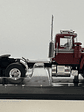 Camión Mack Serie R 1966 rojo IXO Models – Escala 1:43 - Clásico camión americano de ruta pesada - Miniatura 8
