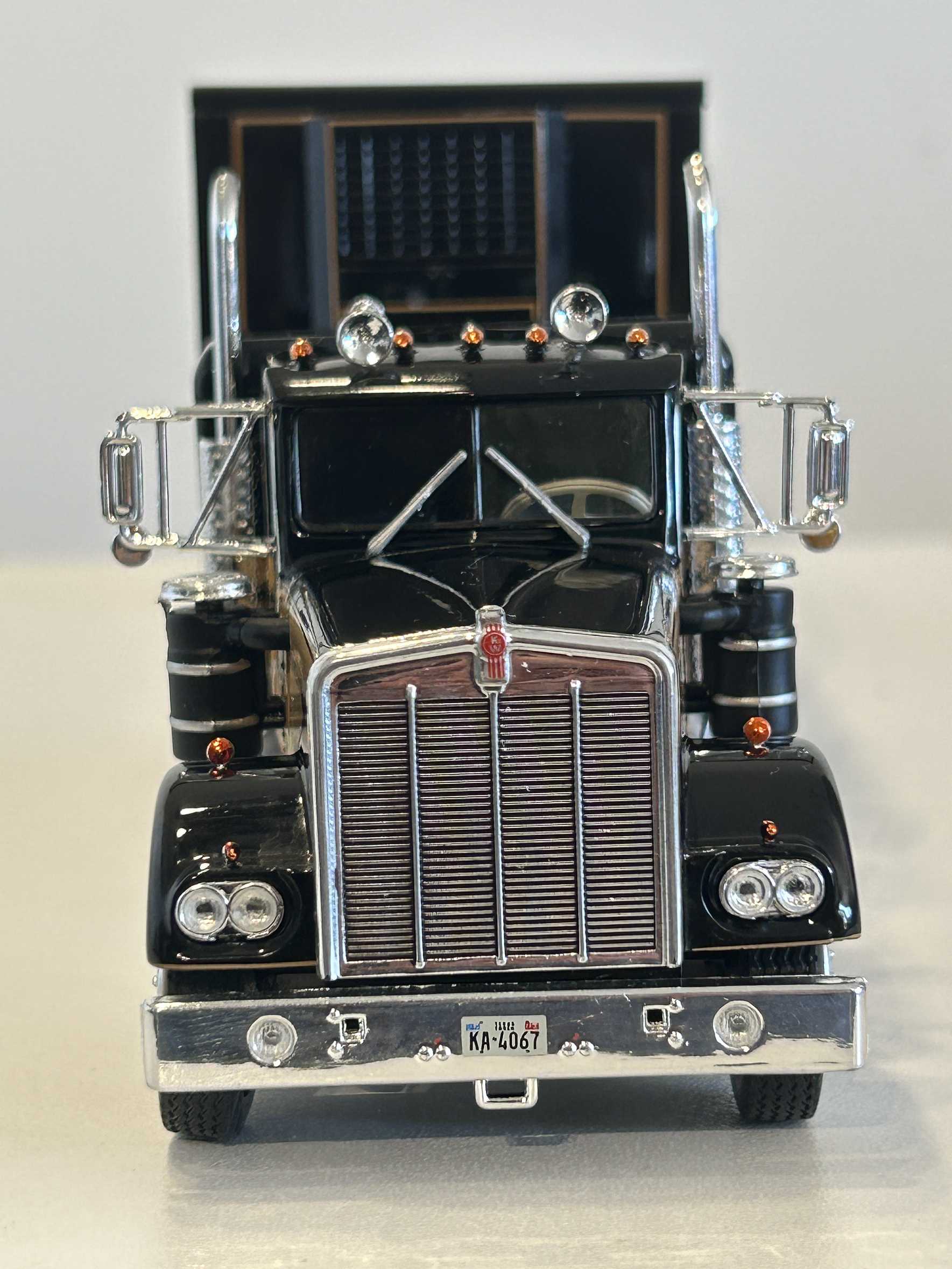 Kenworth W925 Smokey and the Bandit 1977 1:43 WERK83 – Camión clásico USA con remolque decorado de película  5