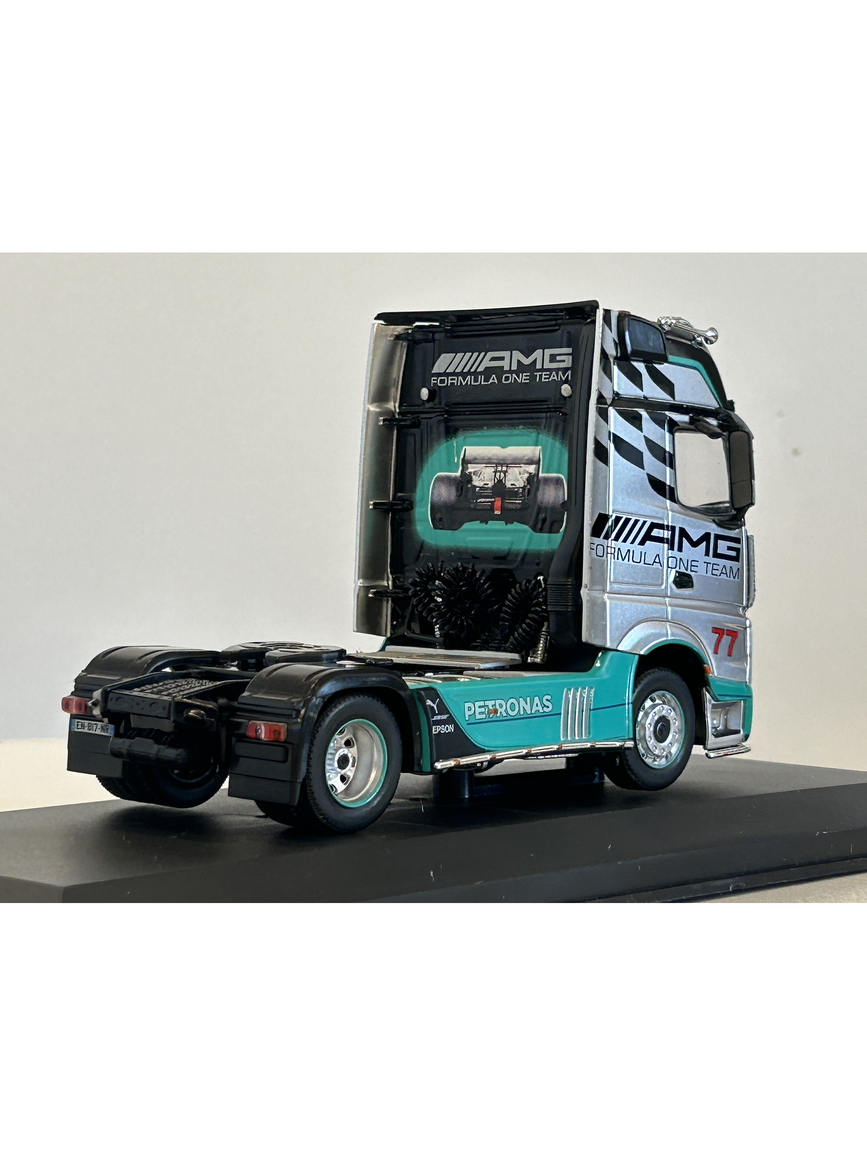 Camión Mercedes-Benz Actros MP4 2012 AMG Petronas F1 Team 1:43 Hachette – Mercedes F1 de colección 5