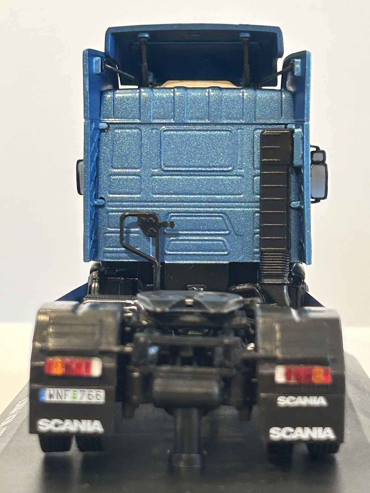 Scania 143M 500 “The Griffin” 1990 1:43 Hachette – Camión V8 sueco tuning de colección  8
