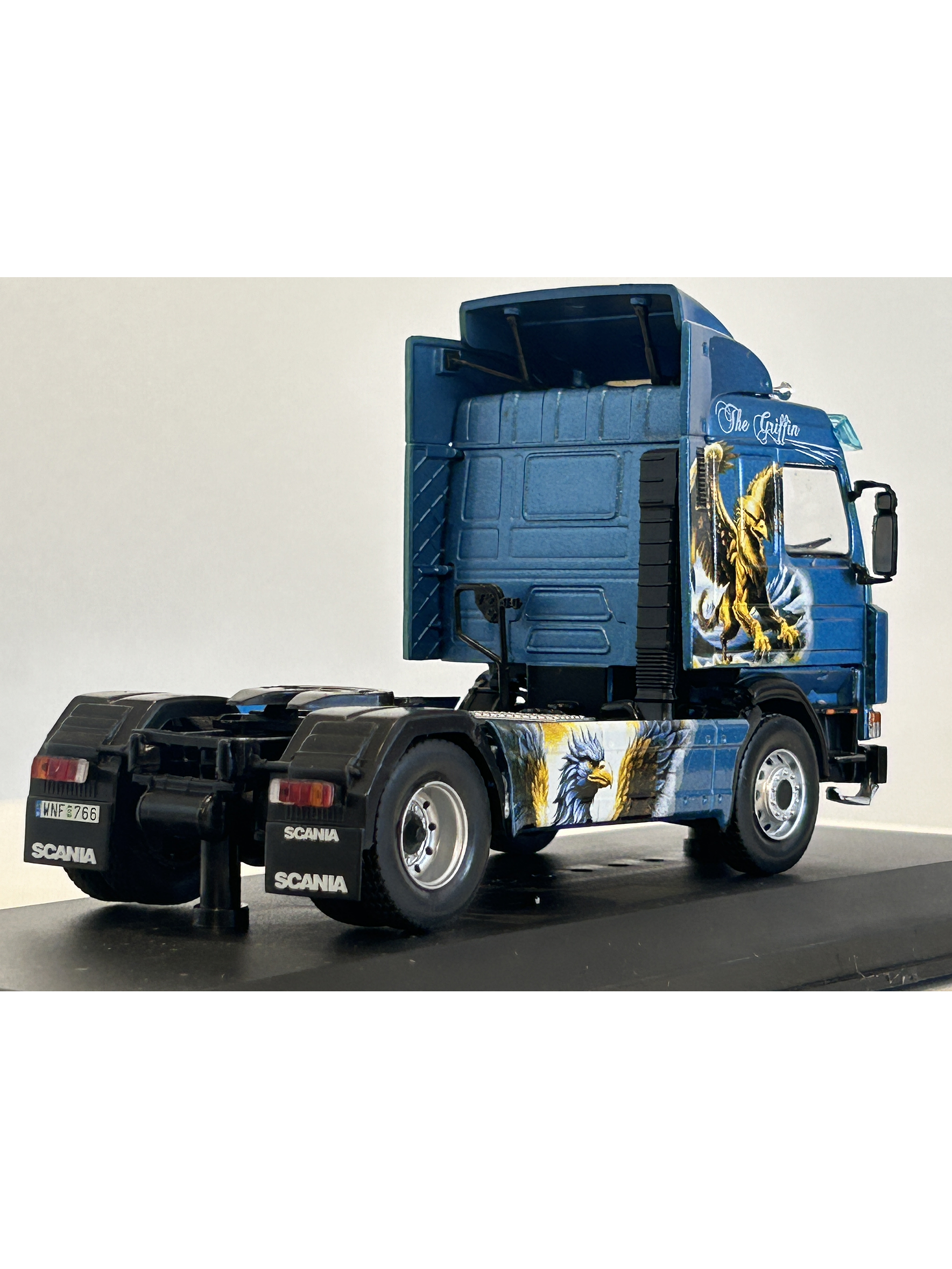 Scania 143M 500 “The Griffin” 1990 1:43 Hachette – Camión V8 sueco tuning de colección  7