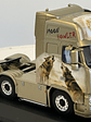 Volvo FH16 2003 “Moon Howler” 1:43 Hachette – Camión sueco tuning con lobos aullando a la luna  - Miniatura 2