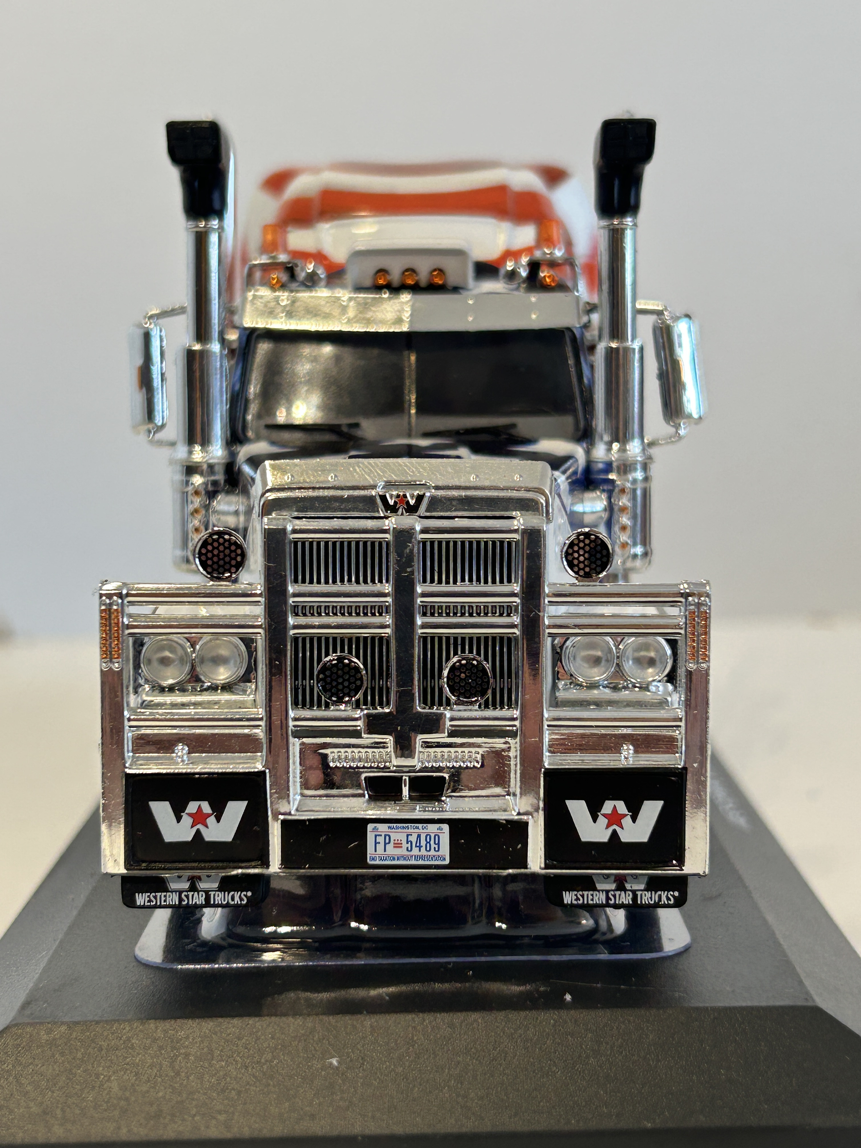 Western Star 4900 “American Eagle” 2015 1:43 Hachette – Camión americano showtruck de colección  2