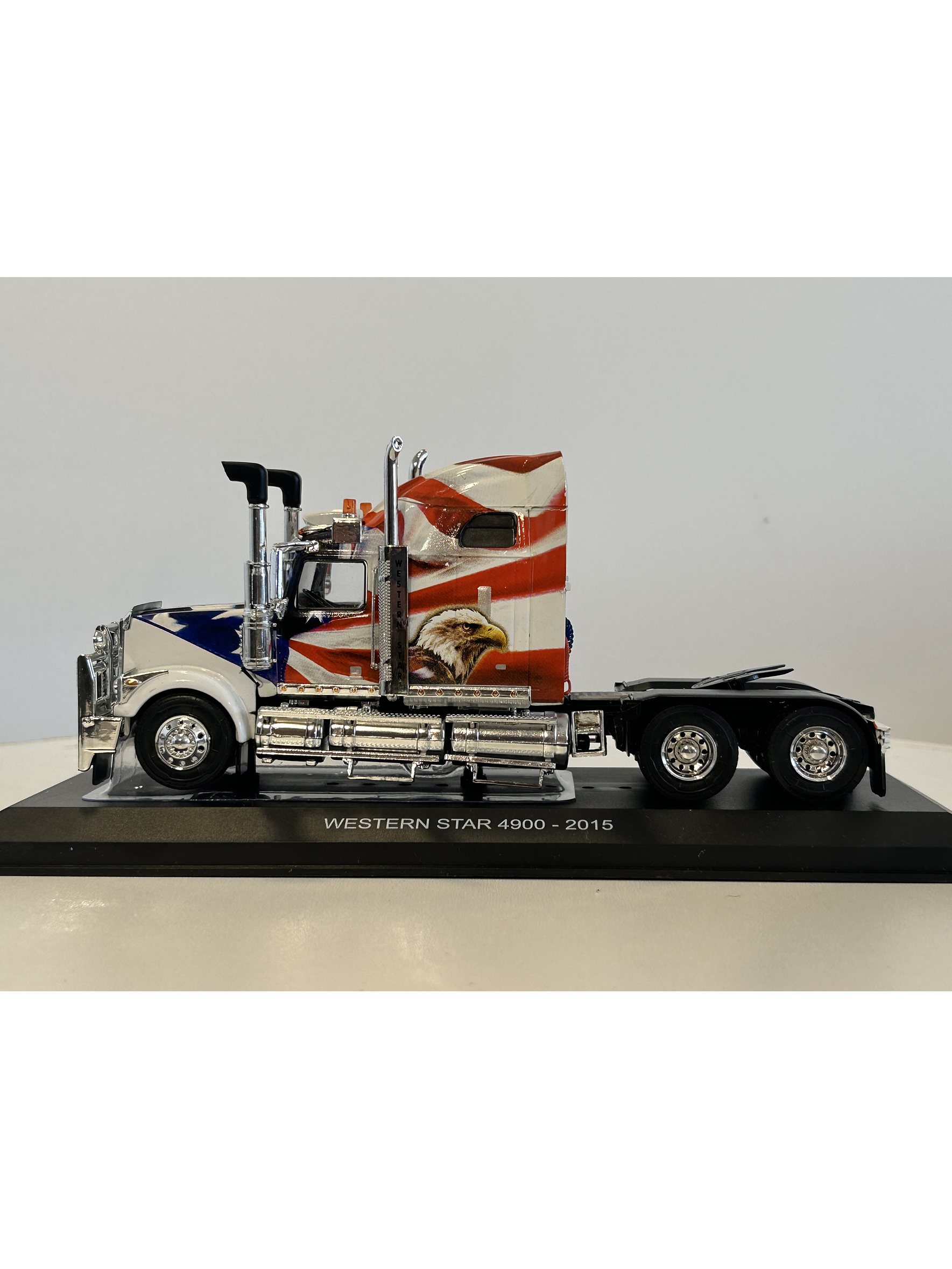 Western Star 4900 “American Eagle” 2015 1:43 Hachette – Camión americano showtruck de colección  9