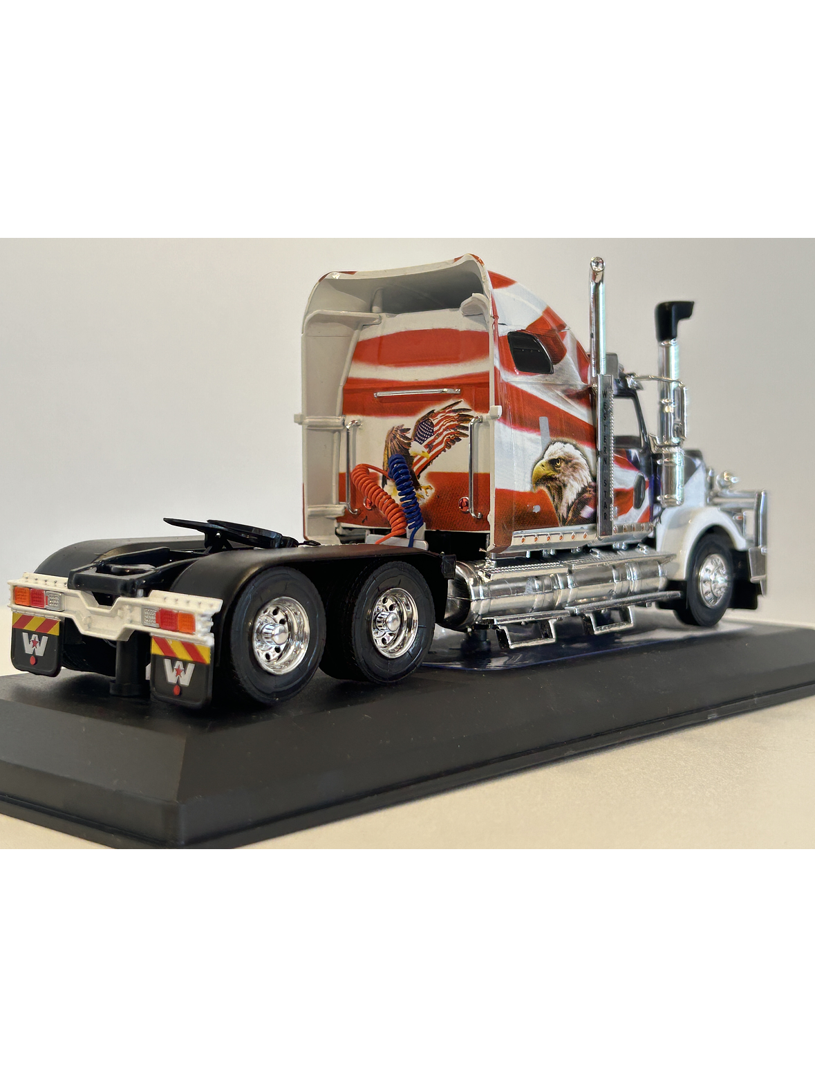 Western Star 4900 “American Eagle” 2015 1:43 Hachette – Camión americano showtruck de colección  6