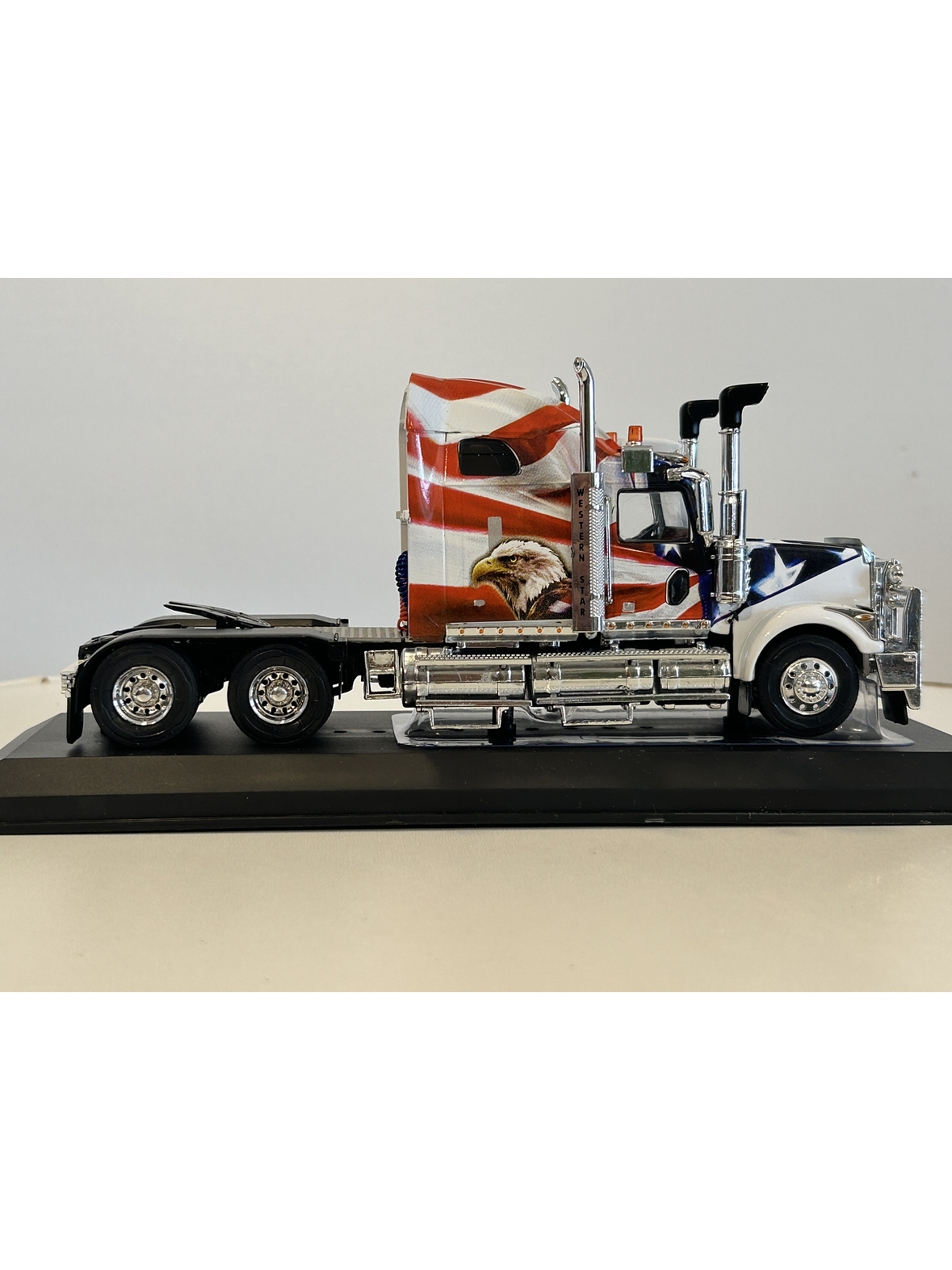 Western Star 4900 “American Eagle” 2015 1:43 Hachette – Camión americano showtruck de colección  4
