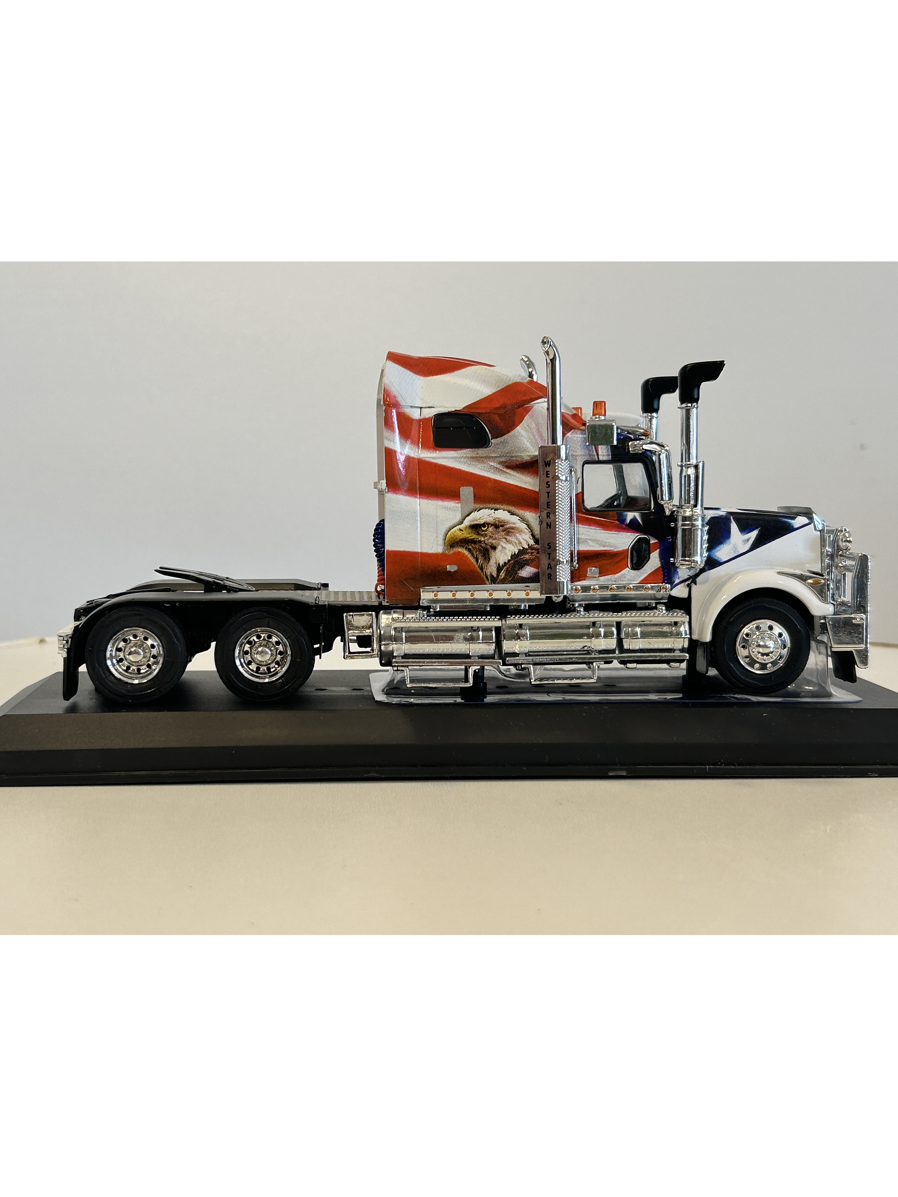 Western Star 4900 “American Eagle” 2015 1:43 Hachette – Camión americano showtruck de colección  4