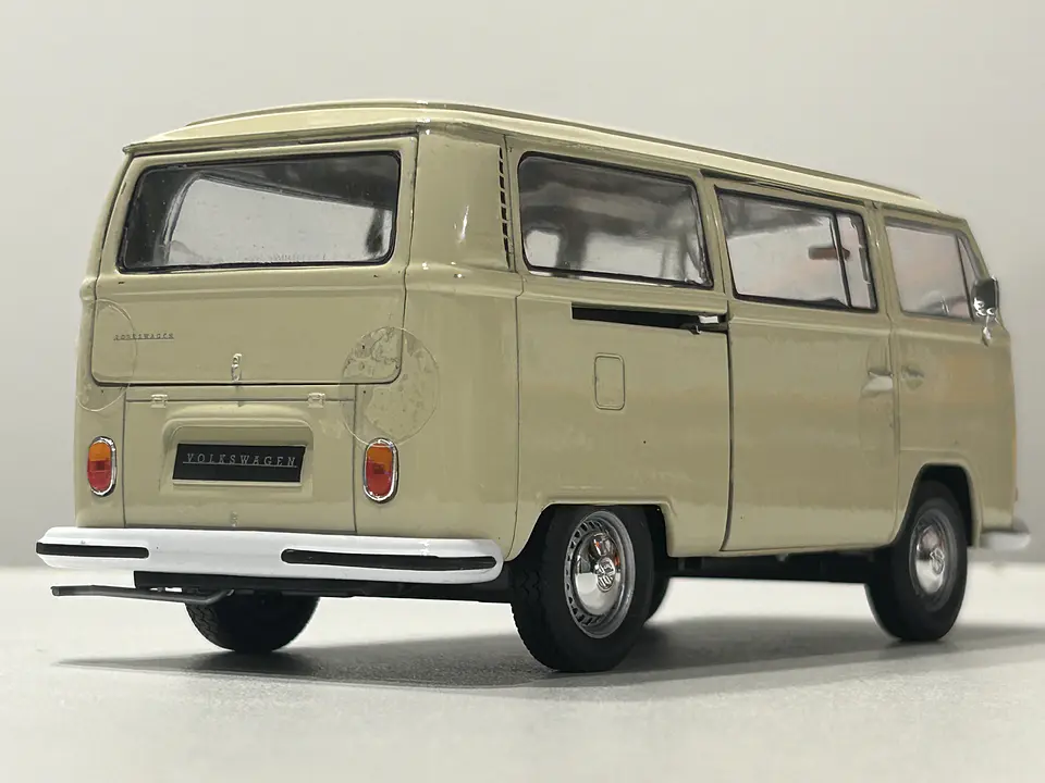 Bus Volkswagen VW T2 Bus 1972 | Welly Escala 1:24 5