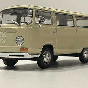 Volkswagen T2 Bus 1972 beige 1:24 Welly – Microbús Kombi clásico de colección