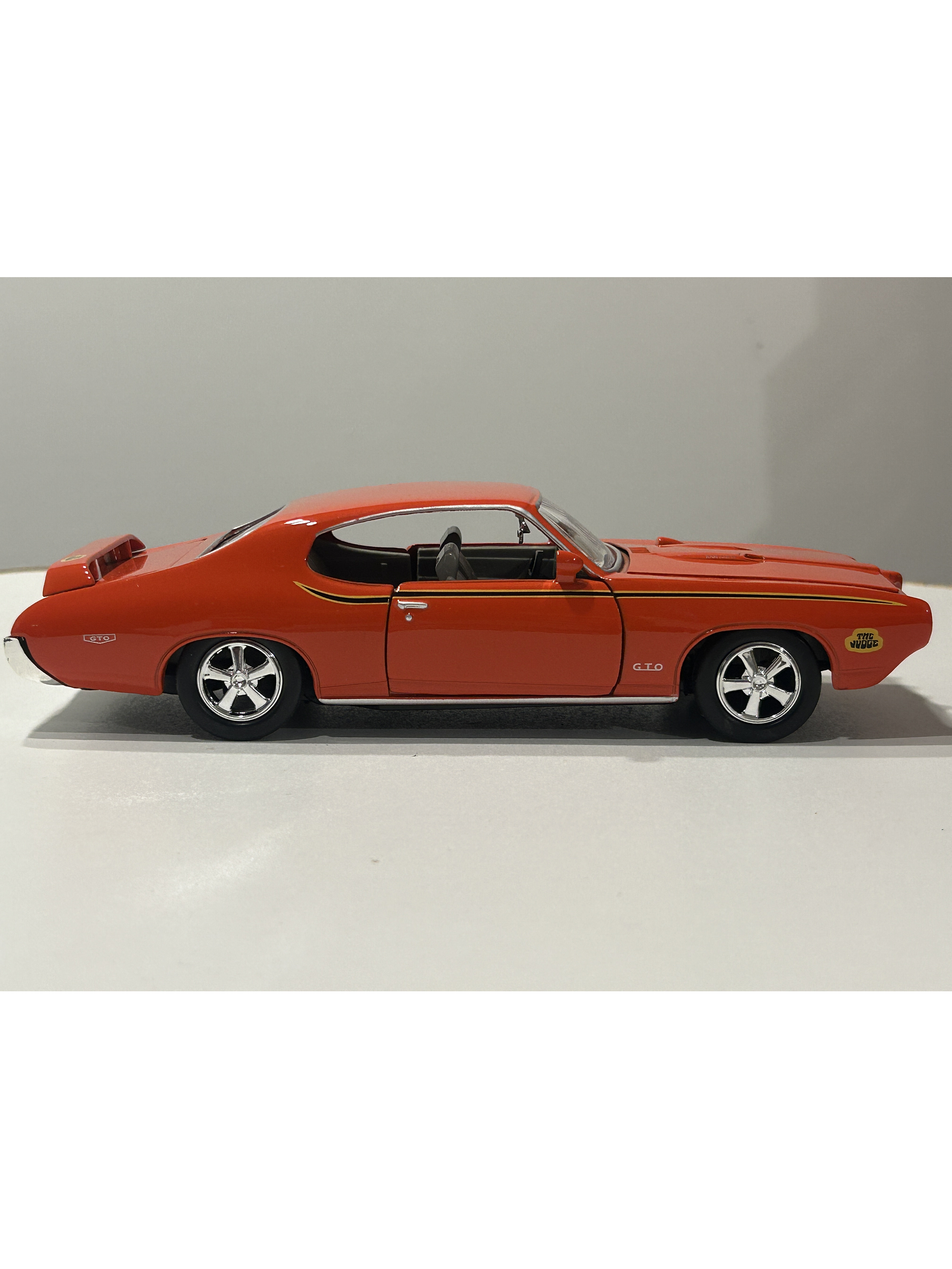 Pontiac GTO Judge 1969 naranja 1:24 Motormax – Muscle car clásico americano de colección  5