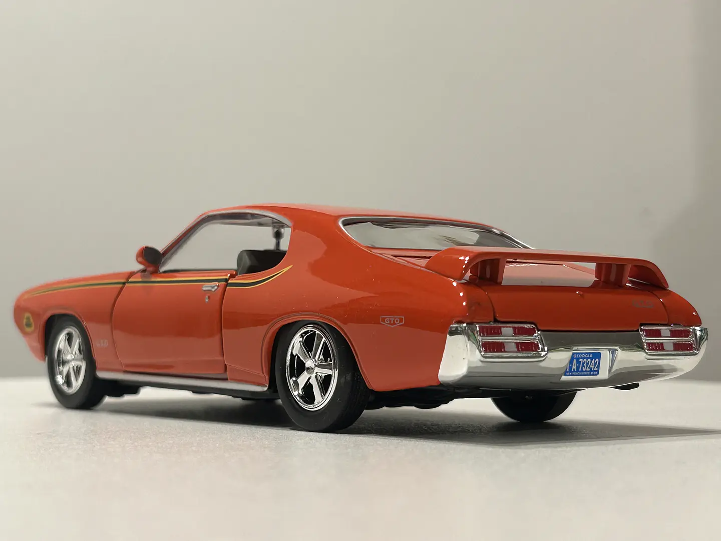 Auto Pontiac GTO Judge 1969 naranja | Motormax 1:24 9