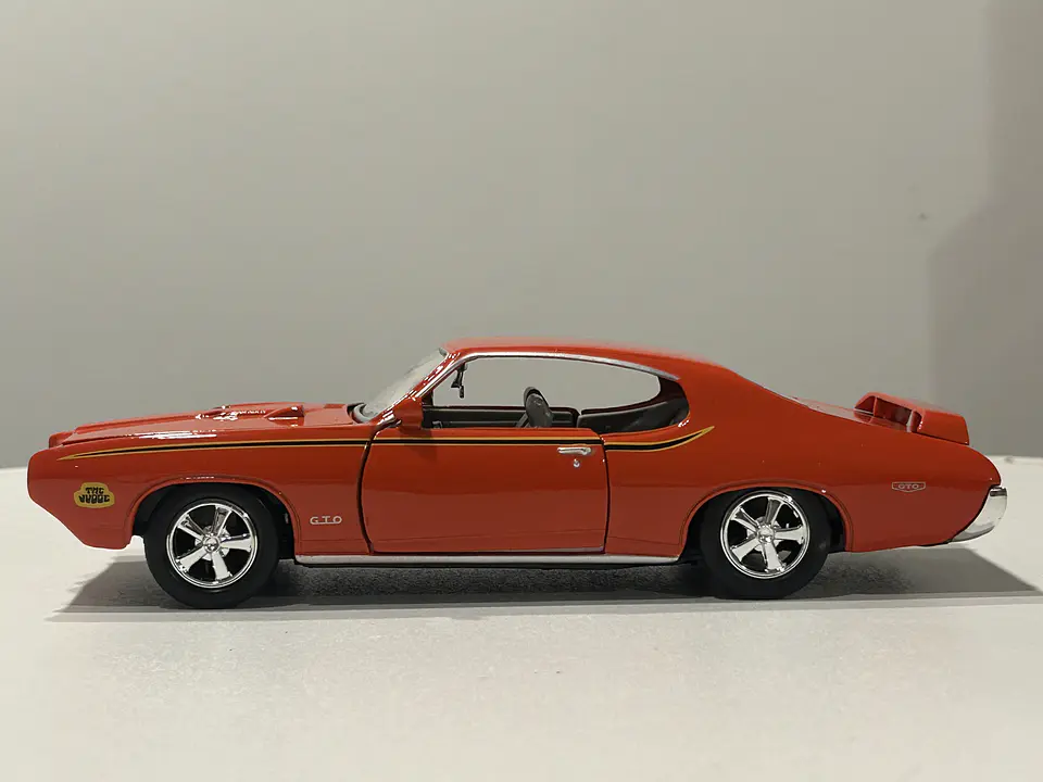 Auto Pontiac GTO Judge 1969 naranja | Motormax 1:24 8