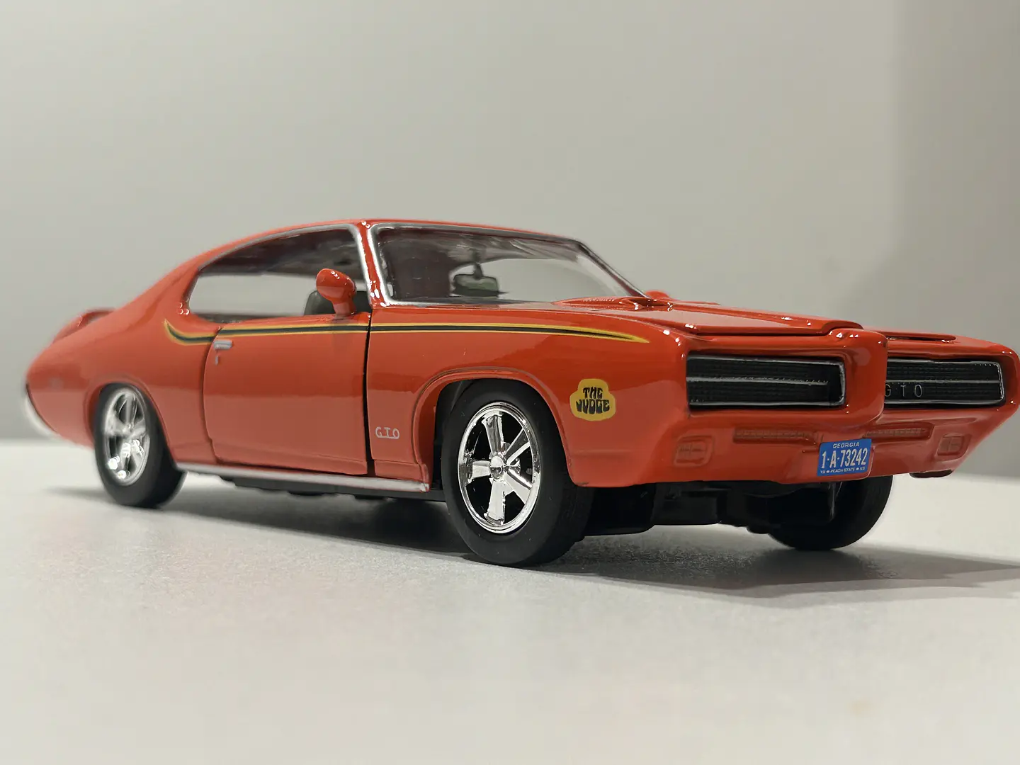 Auto Pontiac GTO Judge 1969 naranja | Motormax 1:24 3