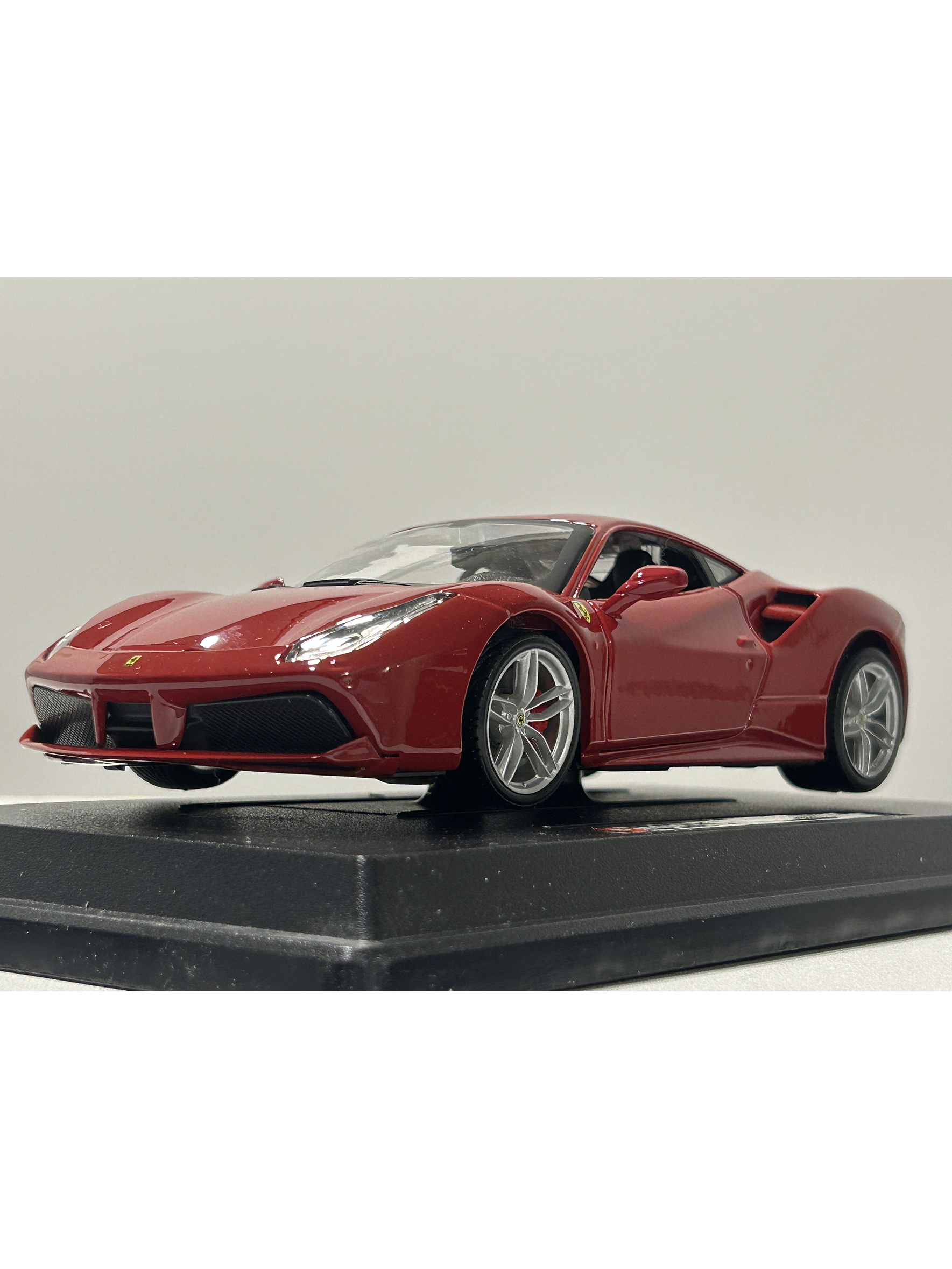 Bburago Ferrari 488 GTB 1:24 – Superdeportivo italiano rojo para coleccionistas en Chile 1