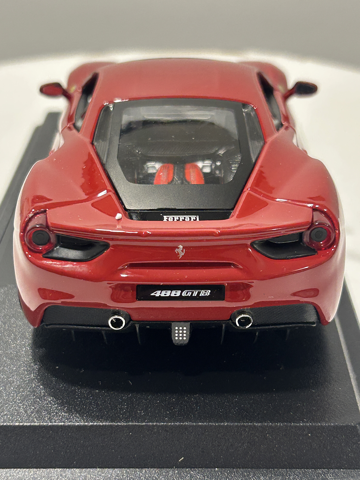 Bburago Ferrari 488 GTB 1:24 – Superdeportivo italiano rojo para coleccionistas en Chile 6