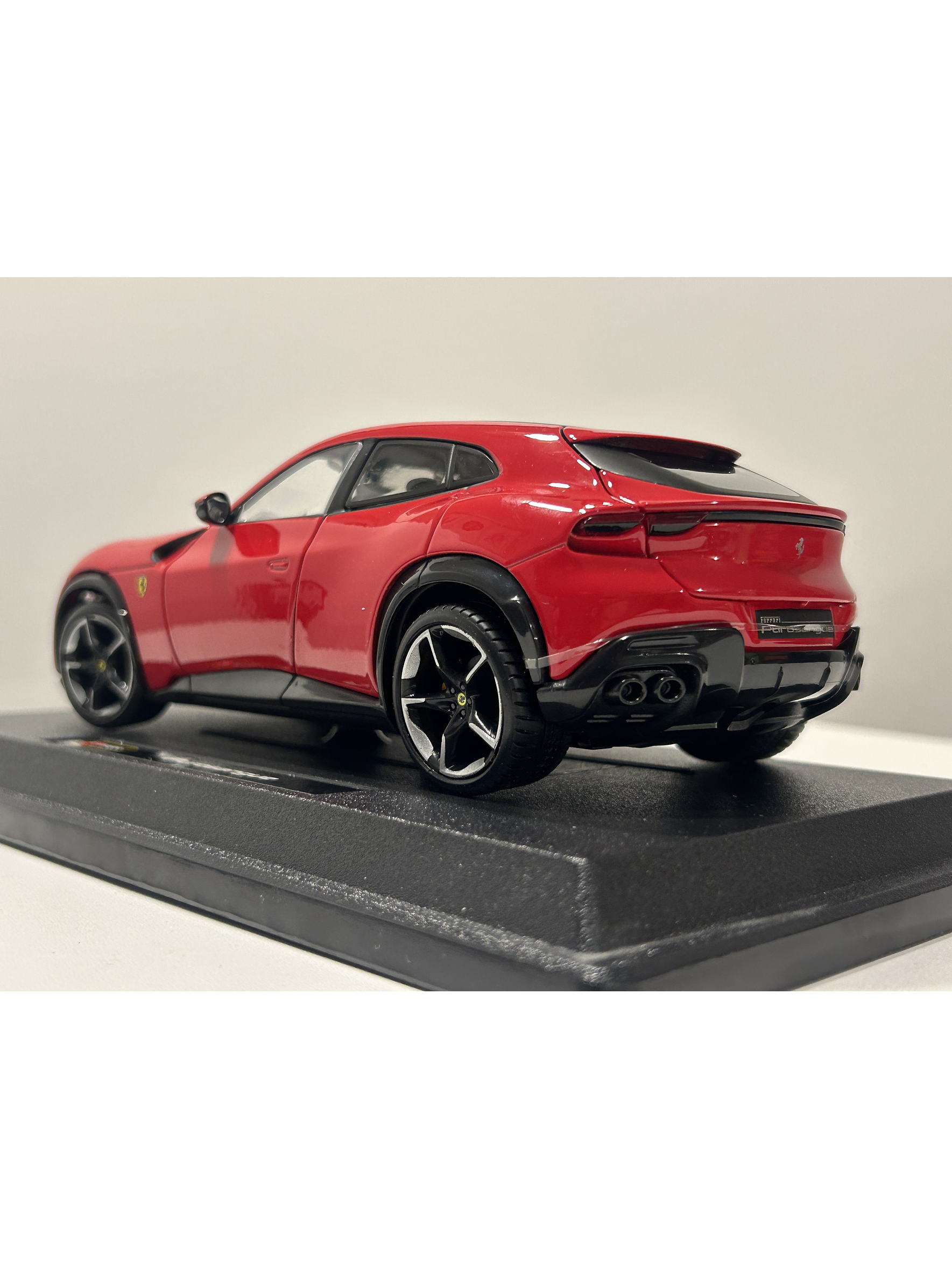 Ferrari Purosangue 1:24 Bburago – SUV V12 de Maranello para coleccionistas en Chile  8