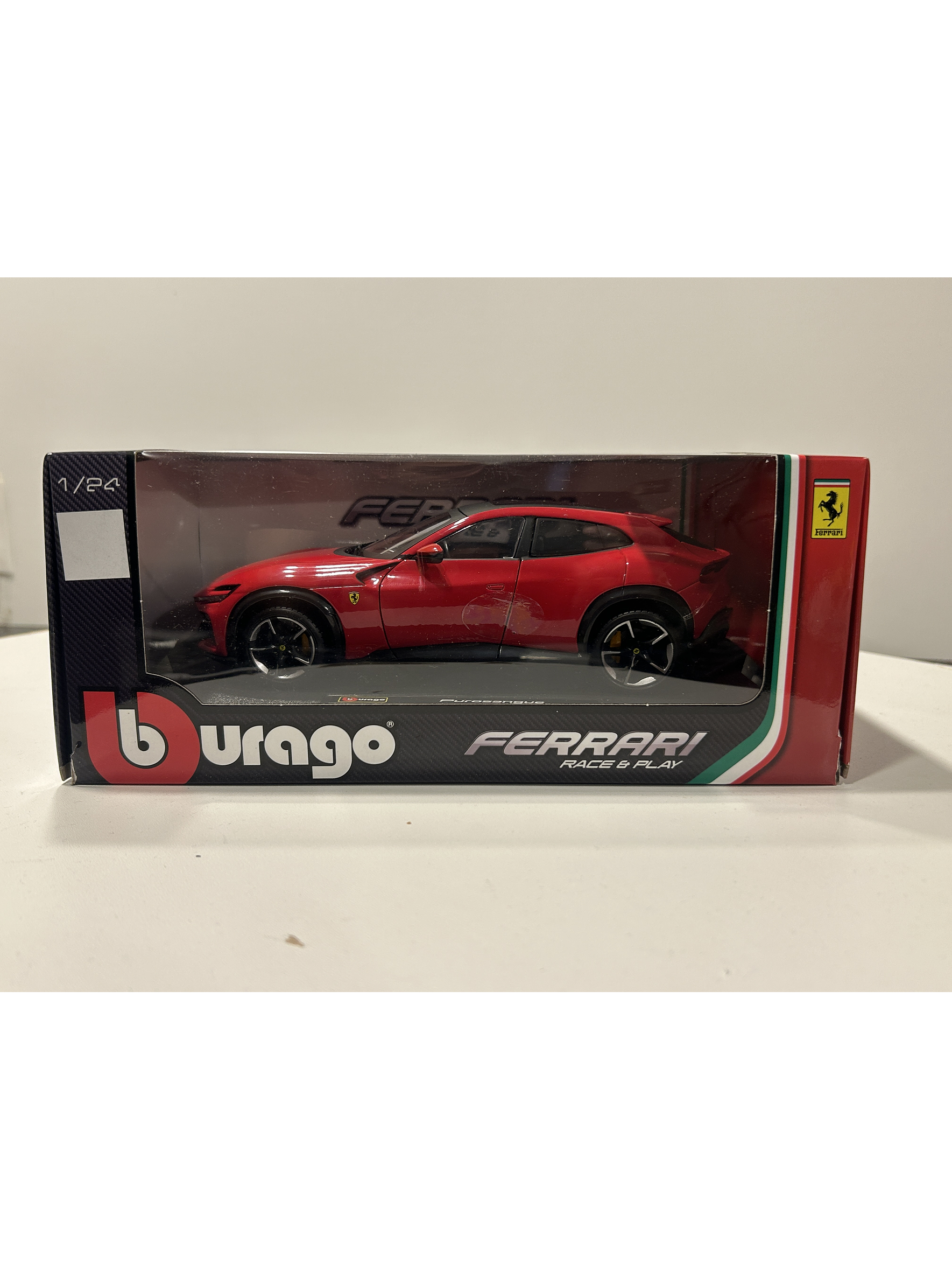 Ferrari Purosangue 1:24 Bburago – SUV V12 de Maranello para coleccionistas en Chile  7