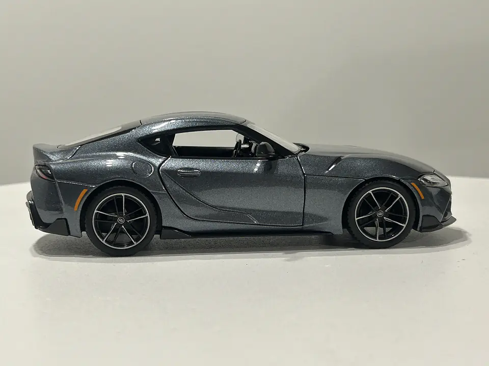 Auto Toyota GR Supra | Maisto 1:24 Coleccionable 3