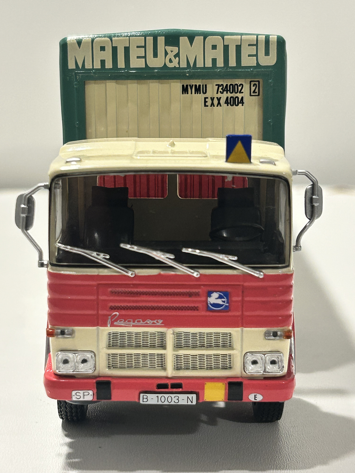 Pegaso 2080/50 Mateu & Mateu 1972 1:43 – Camión tráiler clásico español para coleccionistas y transportistas nostálgicos 2