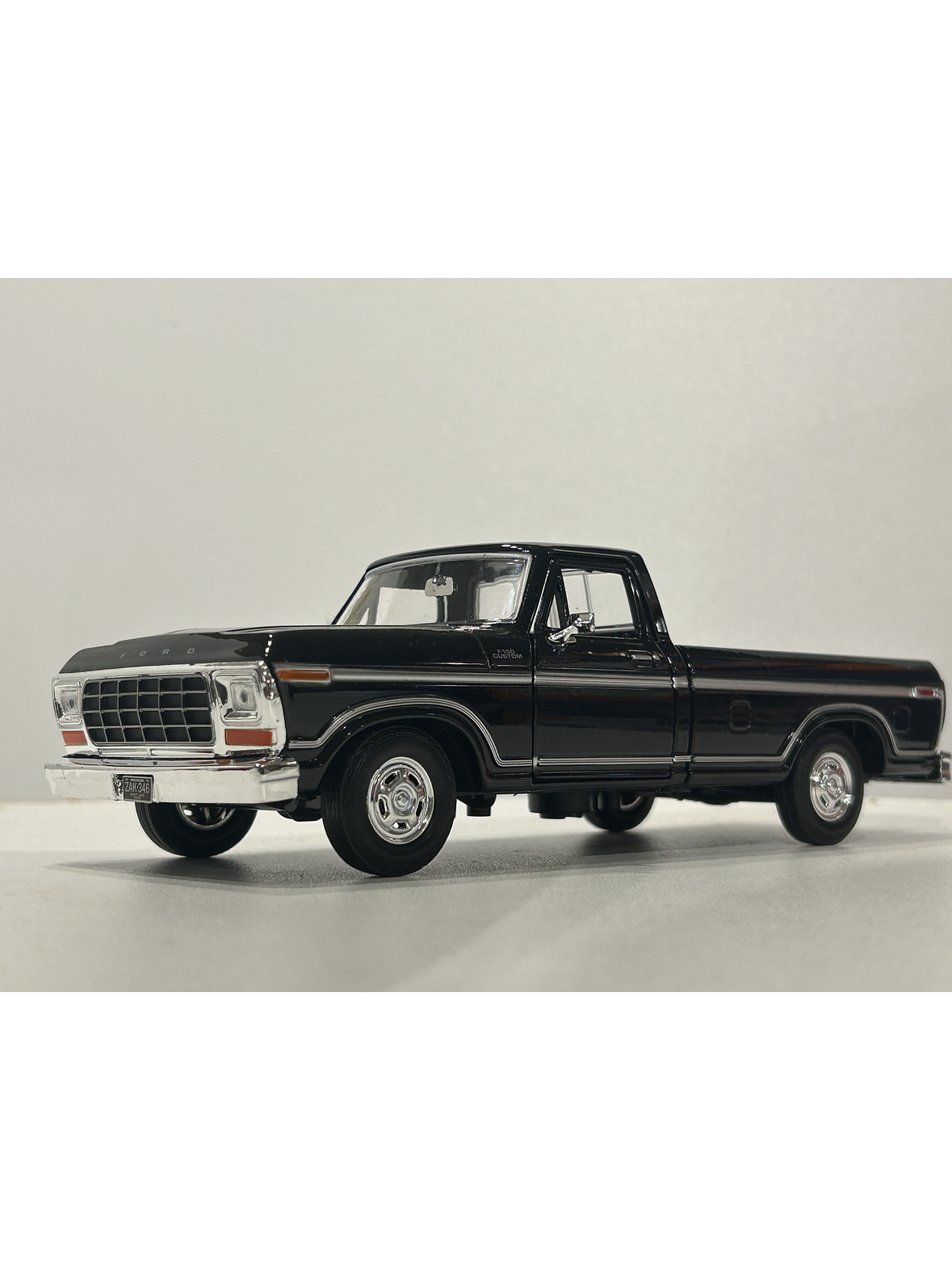 Ford F-150 Custom 1979 Motormax 1:24 – Pickup clásica americana para coleccionistas y amantes del transporte  1